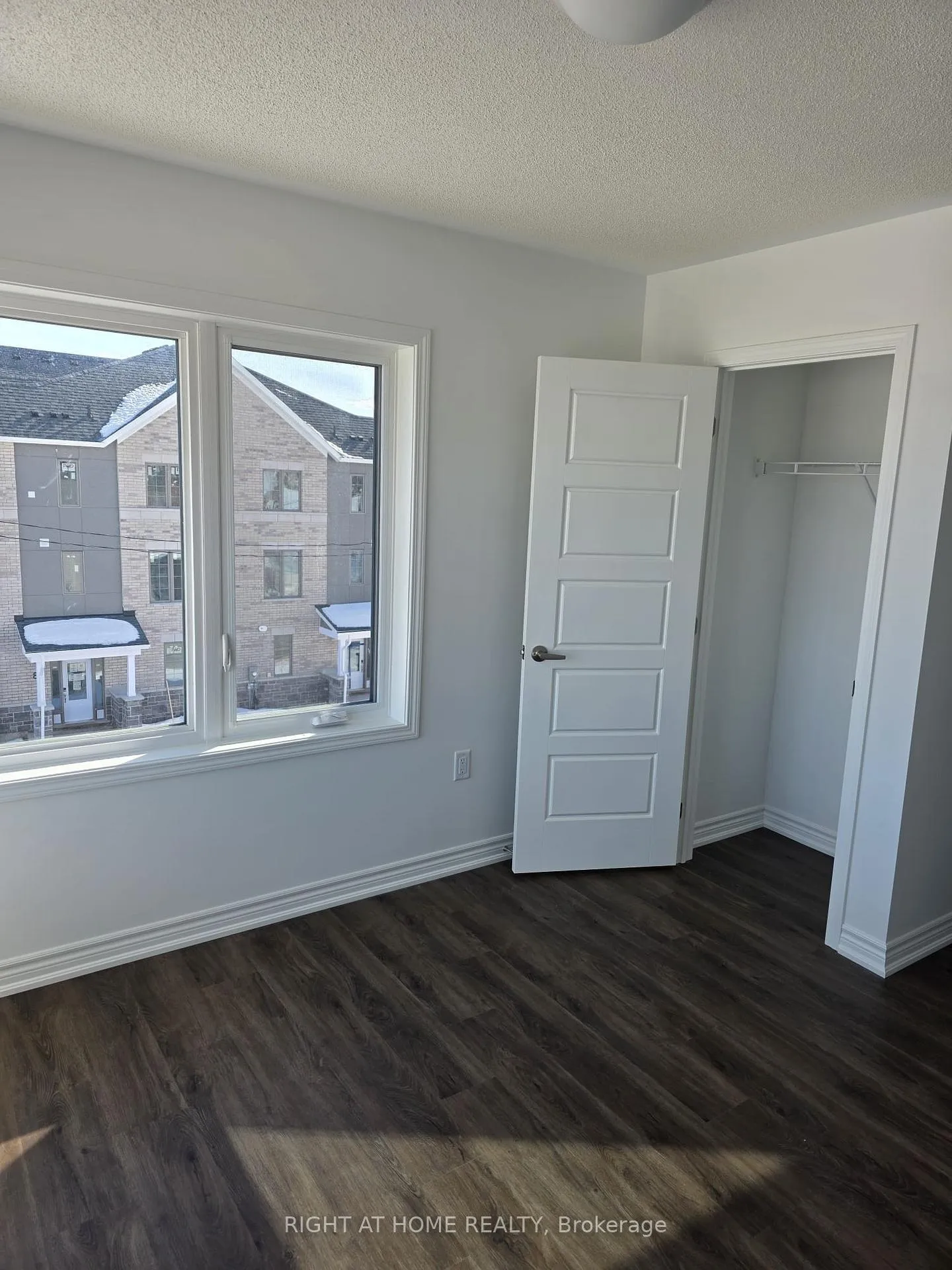 Photo 19 of 84 Yorkshire Drive, Barrie, Rural Barrie Southeast — HOMEH