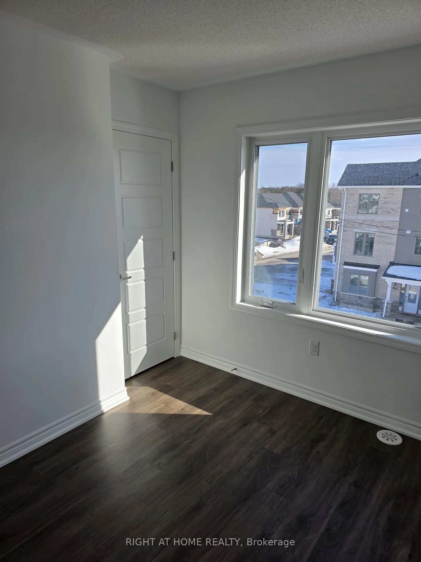 Photo 20 of 84 Yorkshire Drive, Barrie, Rural Barrie Southeast — HOMEH