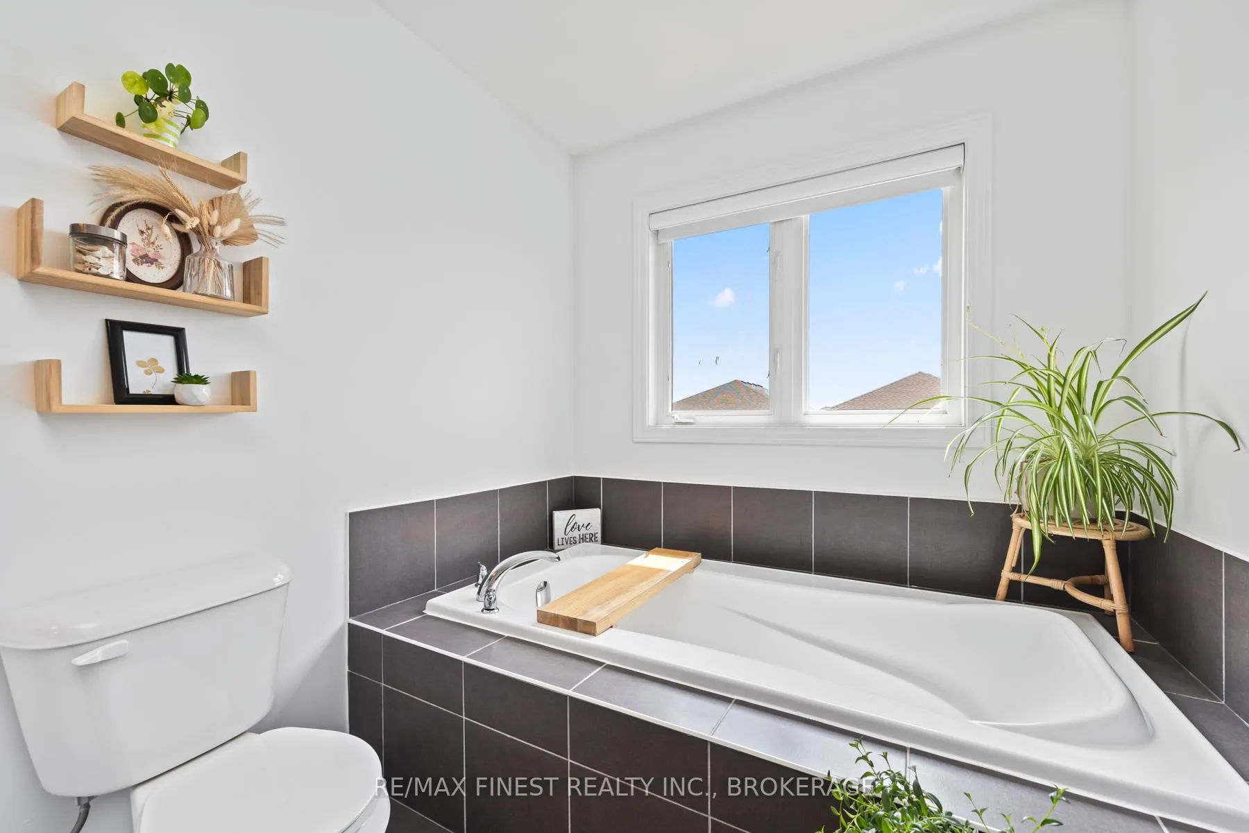 Photo 27 of 37 Brennan Crescent, Loyalist, Odessa — HOMEH