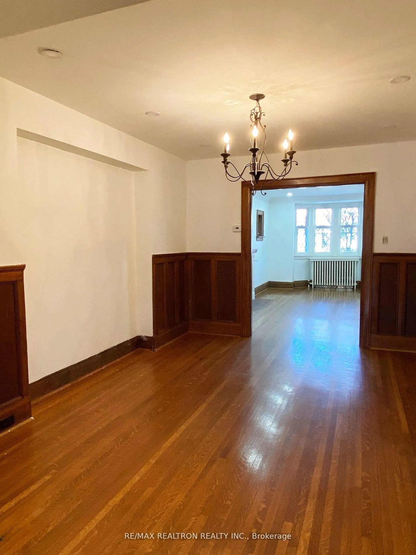 Photo 3 of 225 Glenview Avenue, Toronto, Lawrence Park South — HOMEH
