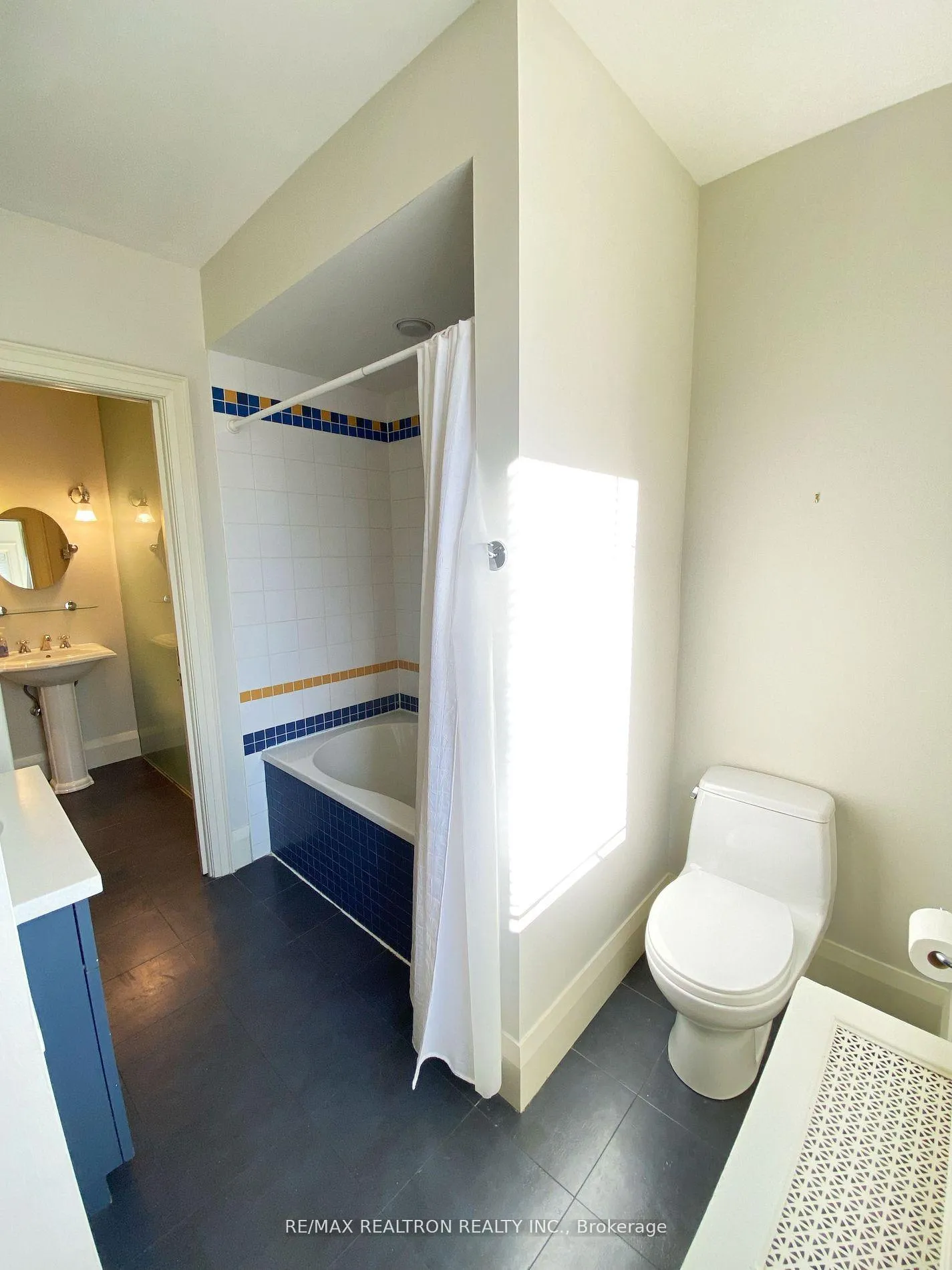 Photo 12 of 225 Glenview Avenue, Toronto, Lawrence Park South — HOMEH