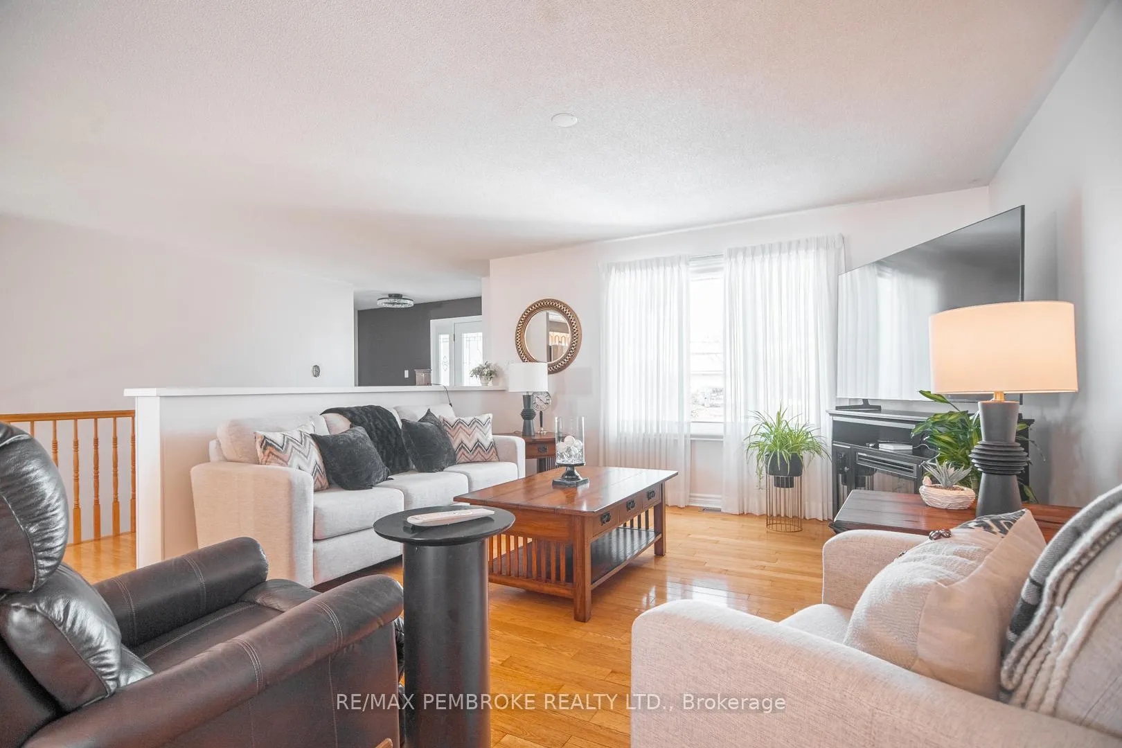 Photo 3 of 529 Angus Campbell Drive, Pembroke — HOMEH