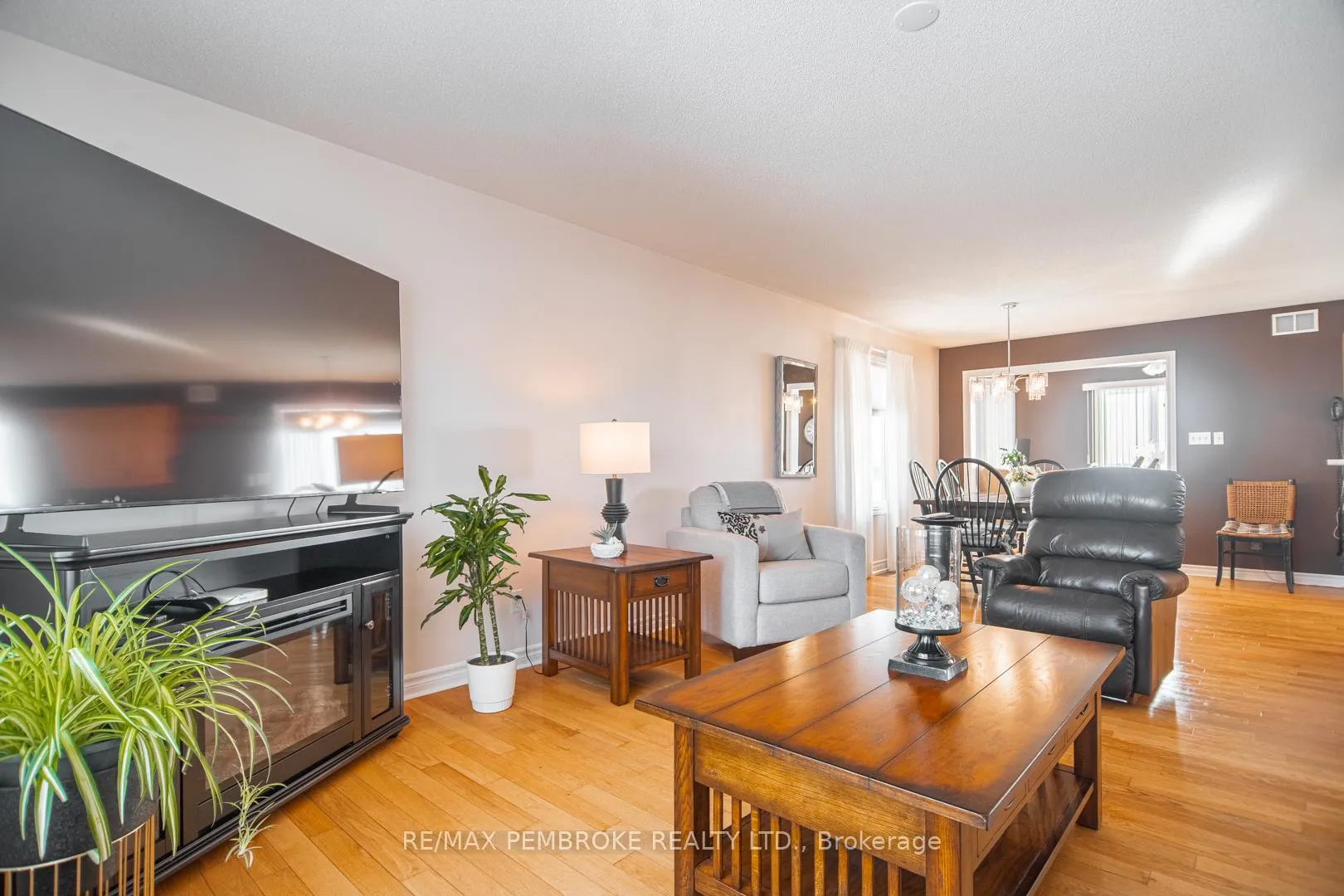 Photo 4 of 529 Angus Campbell Drive, Pembroke — HOMEH
