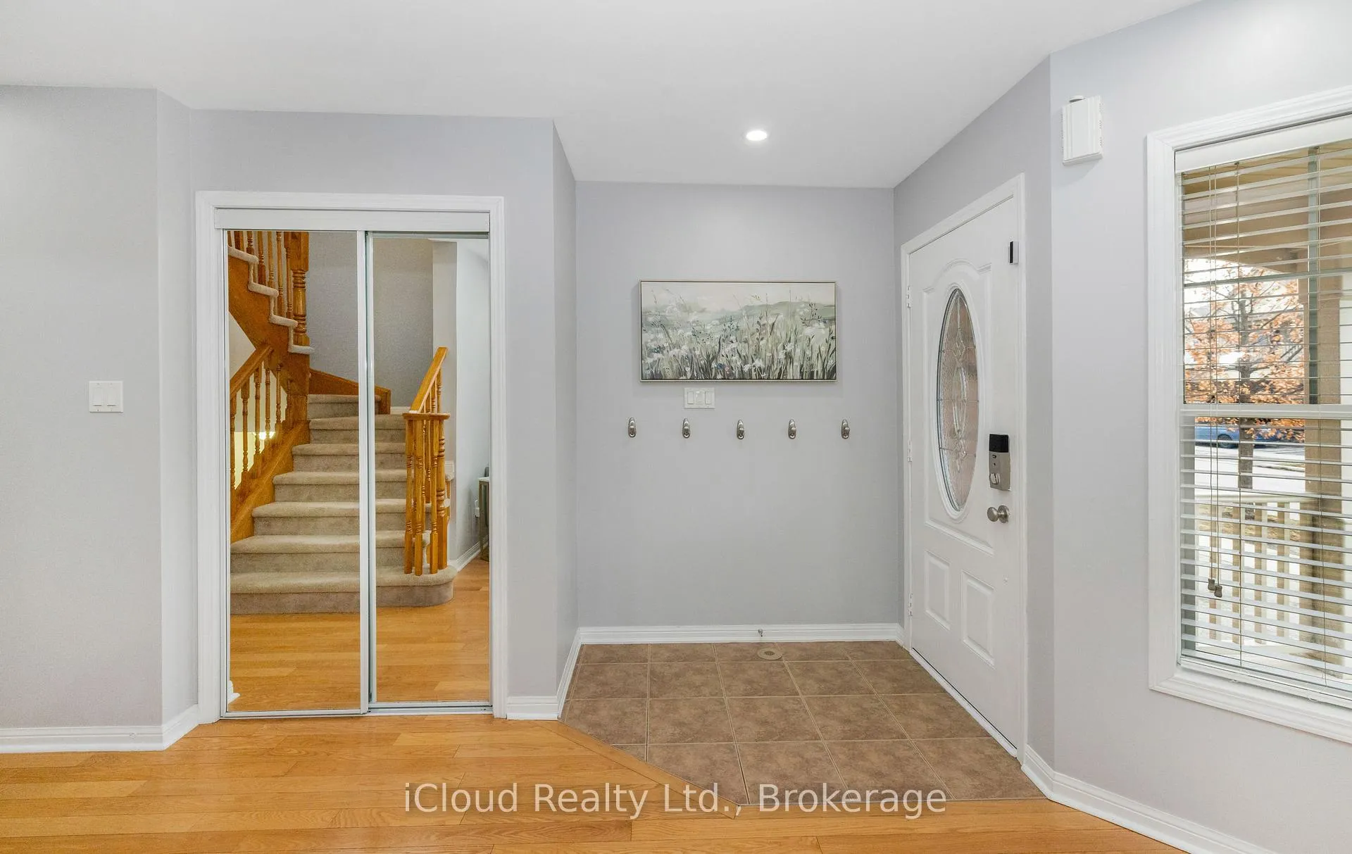 Photo 4 of 935 Vickerman Way, Milton, Coates — HOMEH