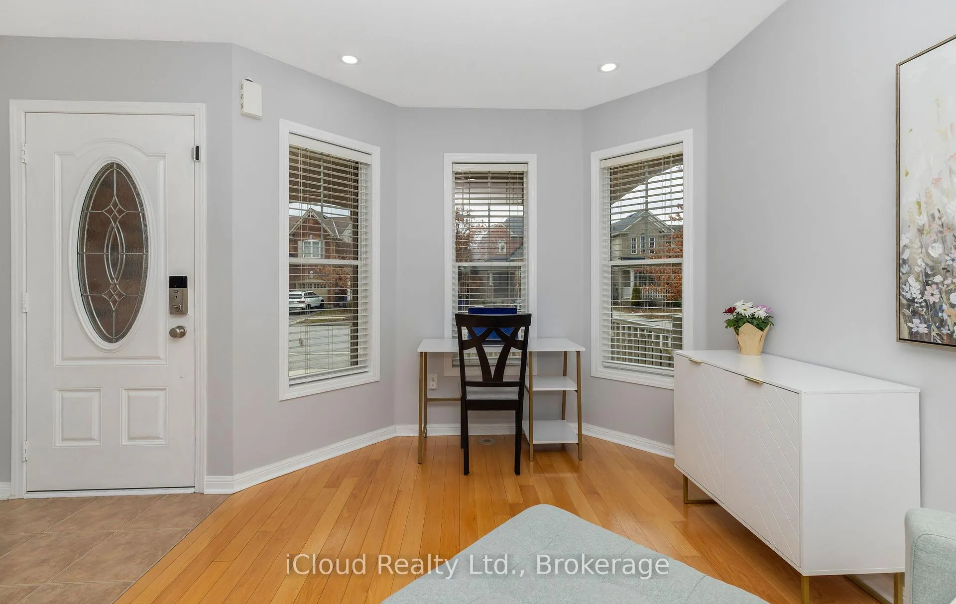 Photo 5 of 935 Vickerman Way, Milton, Coates — HOMEH