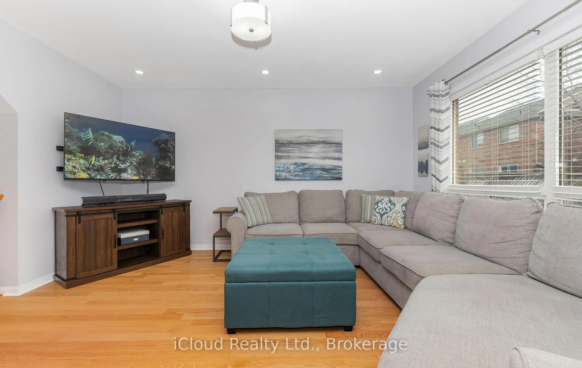 Photo 9 of 935 Vickerman Way, Milton, Coates — HOMEH