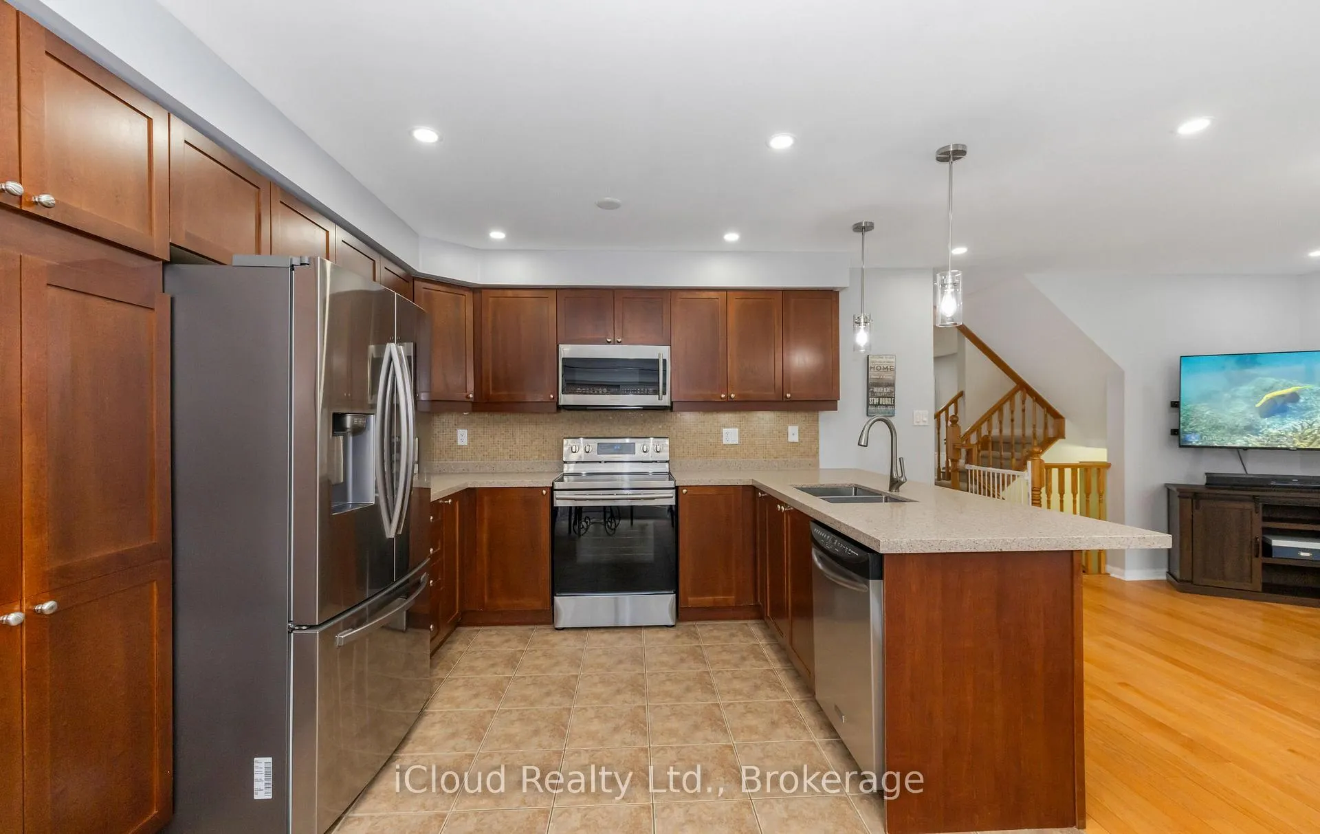 Photo 13 of 935 Vickerman Way, Milton, Coates — HOMEH