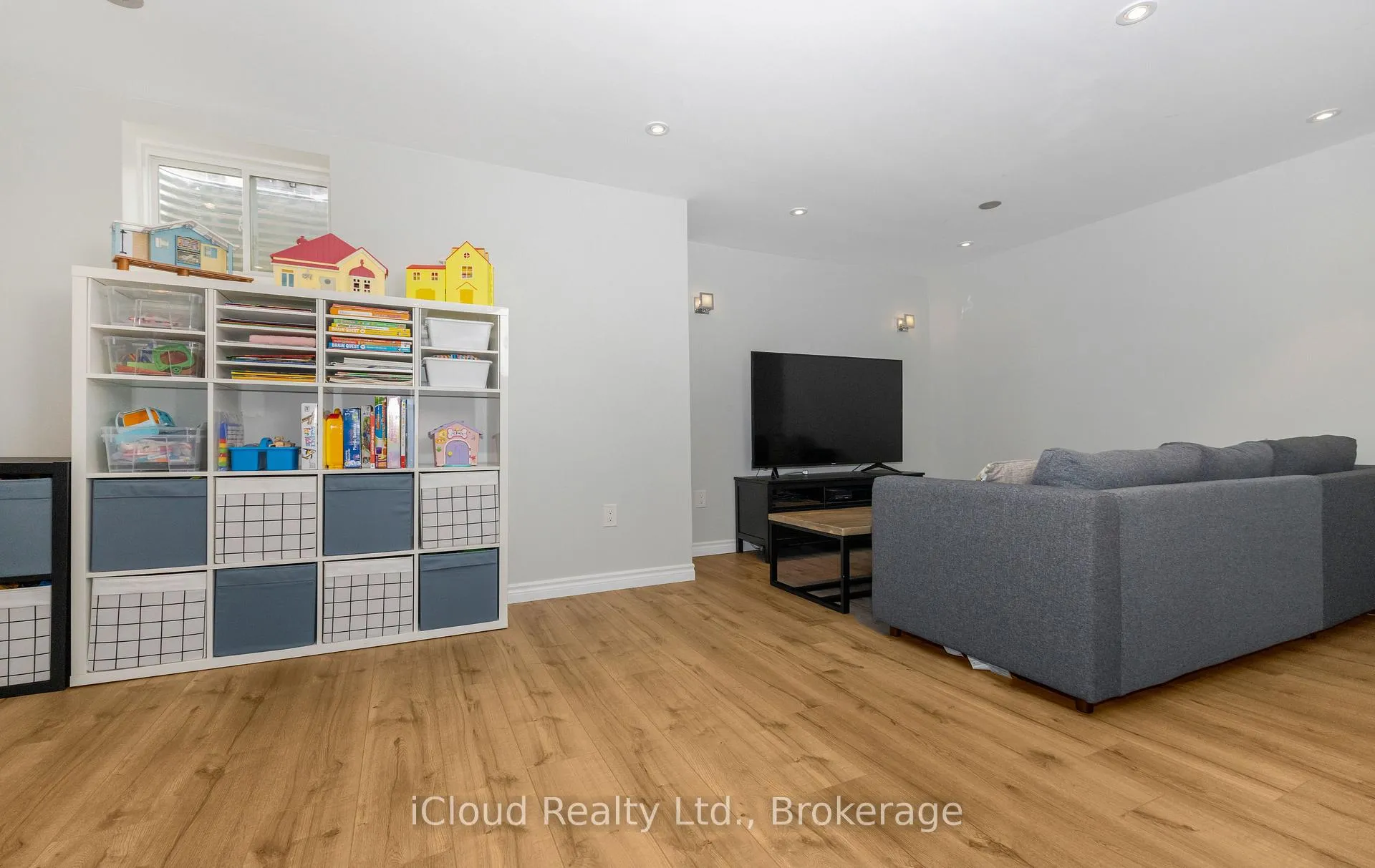 Photo 20 of 935 Vickerman Way, Milton, Coates — HOMEH