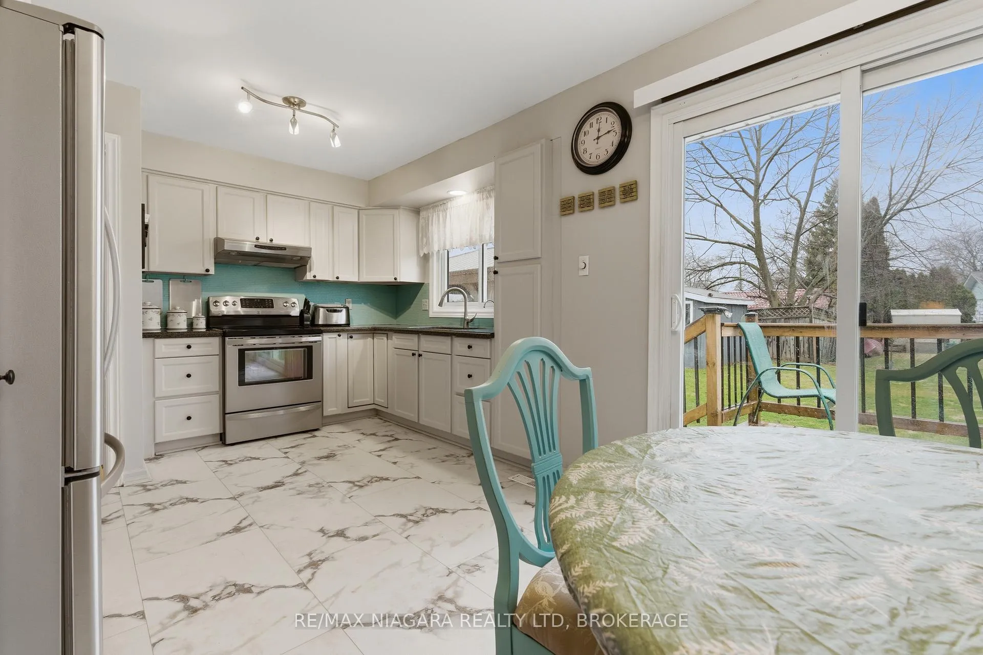 Photo 7 of 57 Meredith Drive, St. Catharines, Carlton/Bunting — HOMEH