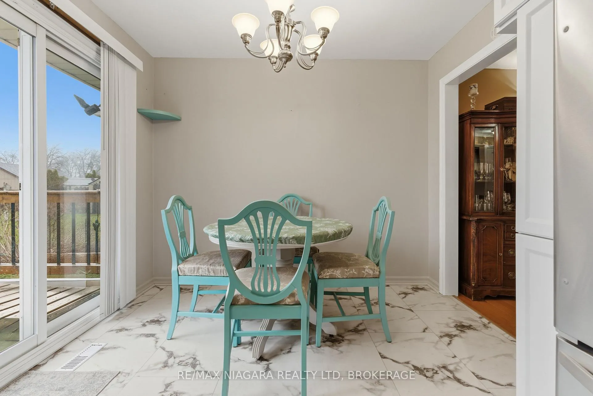 Photo 8 of 57 Meredith Drive, St. Catharines, Carlton/Bunting — HOMEH