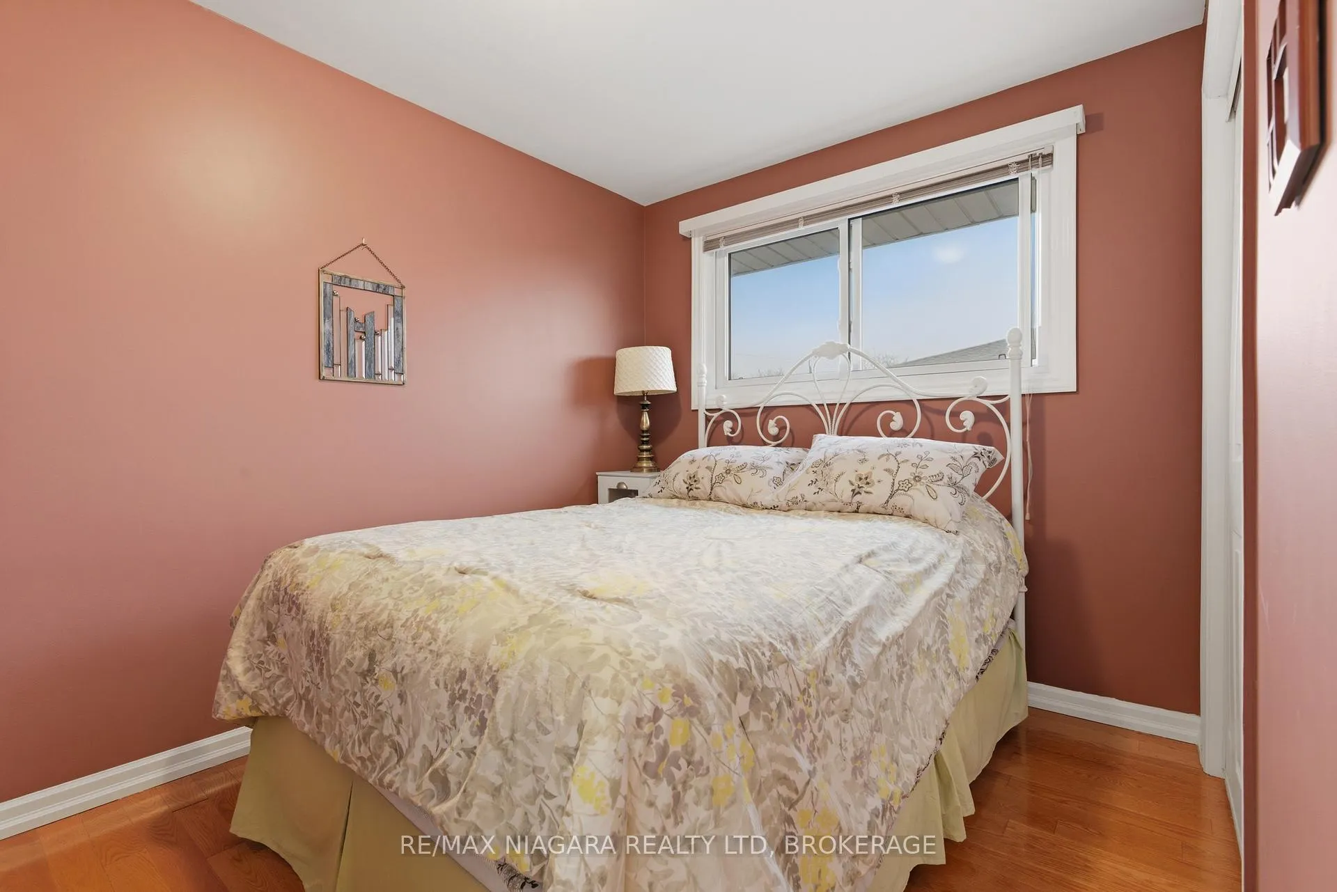 Photo 14 of 57 Meredith Drive, St. Catharines, Carlton/Bunting — HOMEH