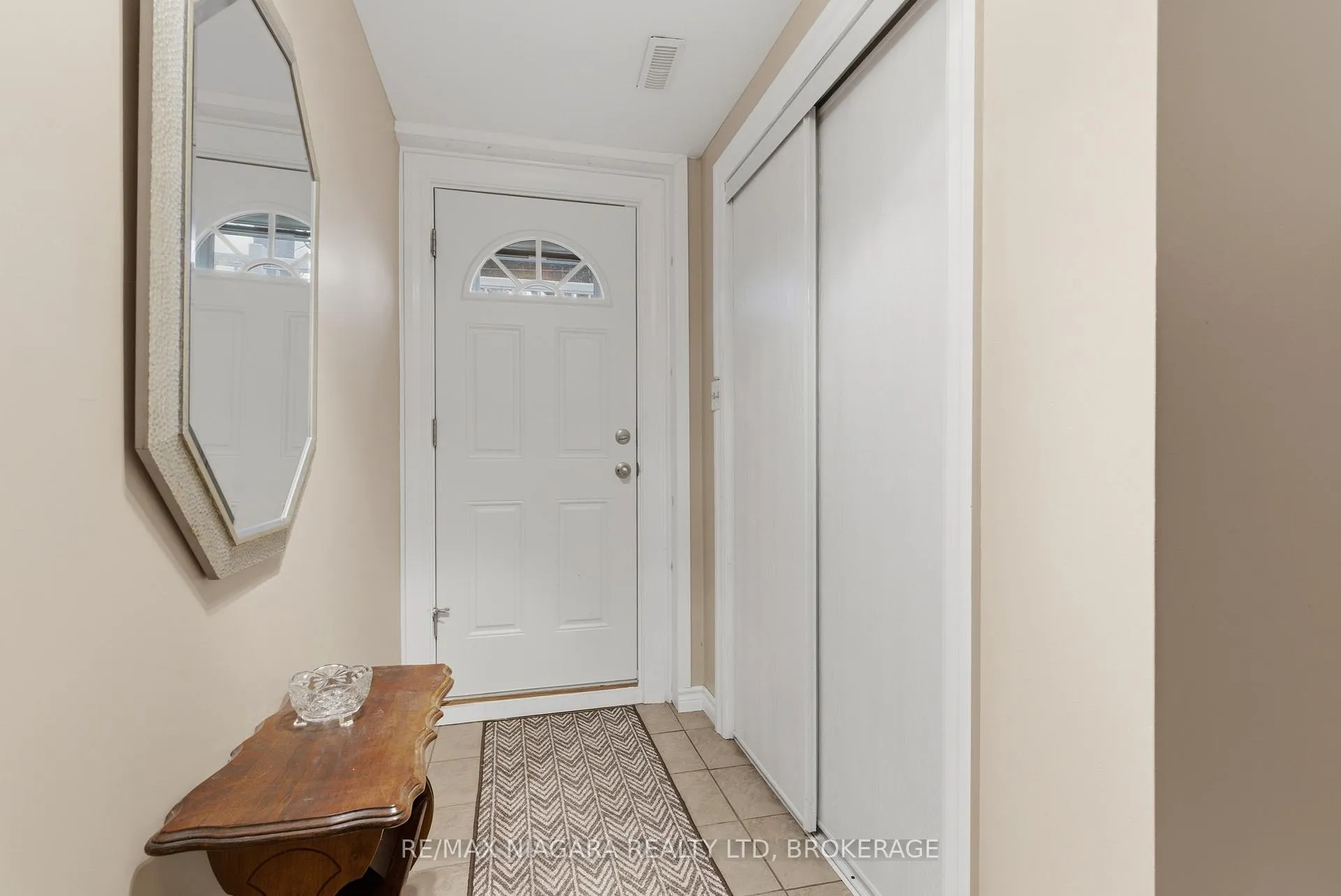 Photo 21 of 57 Meredith Drive, St. Catharines, Carlton/Bunting — HOMEH
