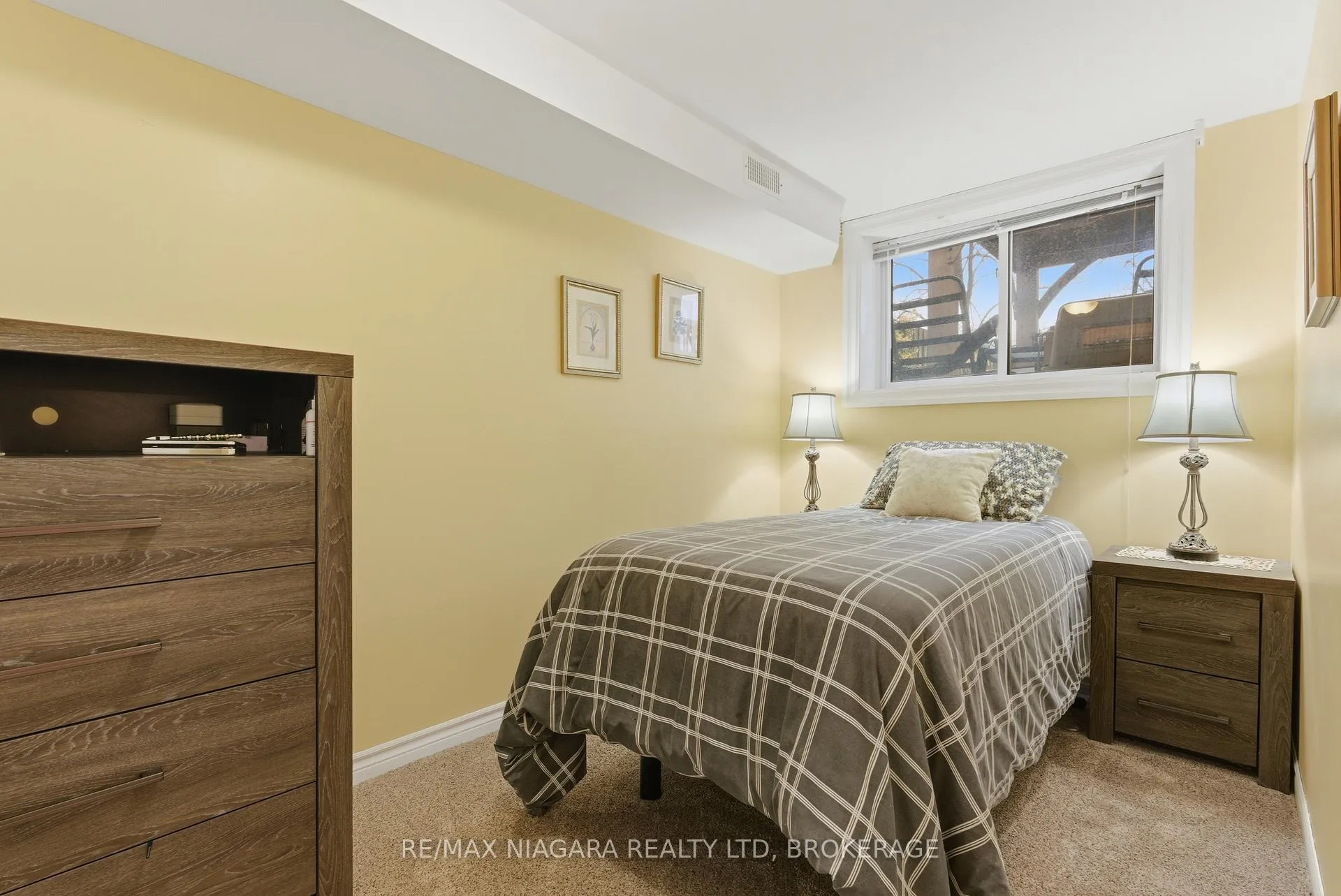 Photo 22 of 57 Meredith Drive, St. Catharines, Carlton/Bunting — HOMEH