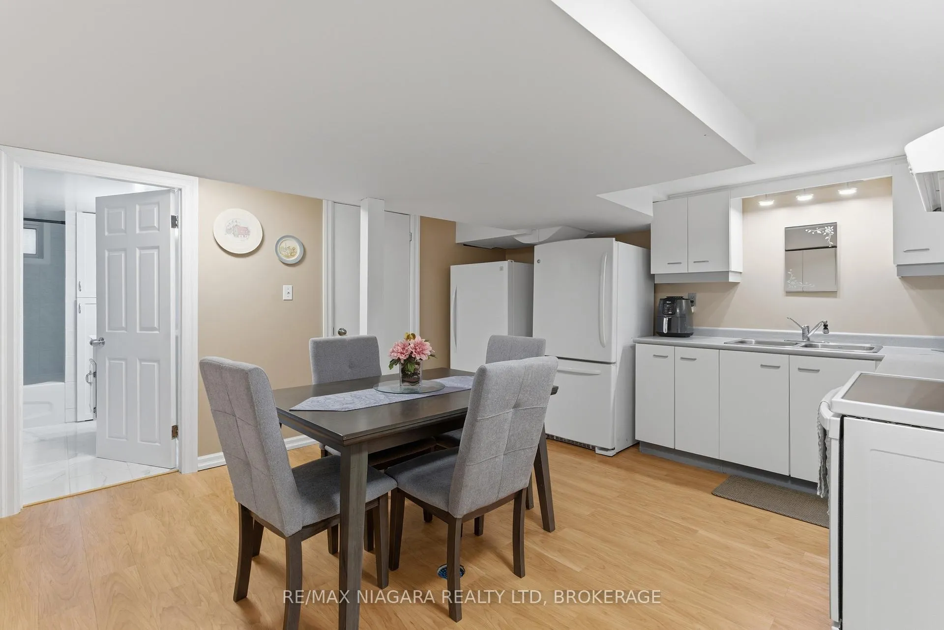 Photo 24 of 57 Meredith Drive, St. Catharines, Carlton/Bunting — HOMEH