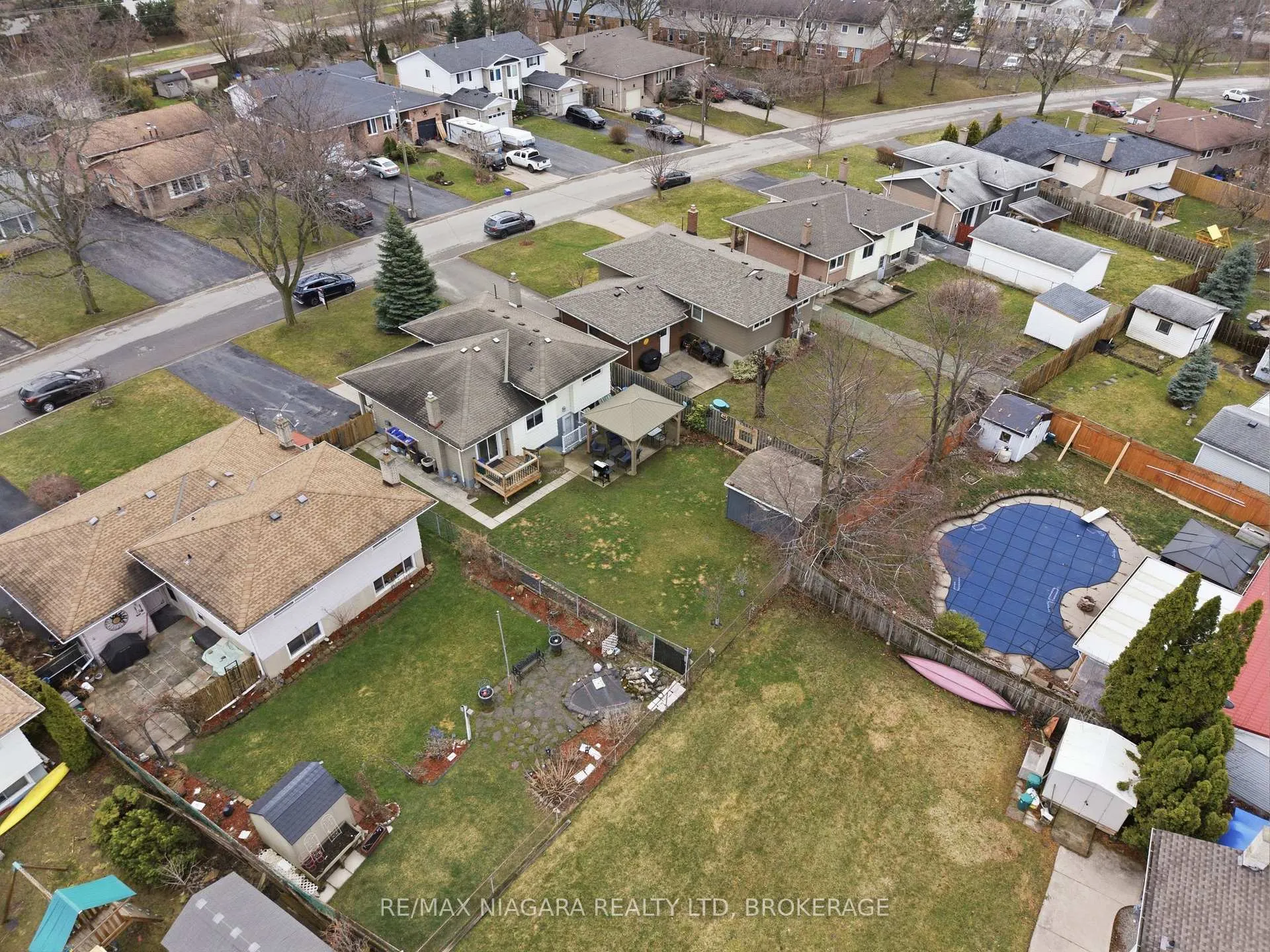 Photo 35 of 57 Meredith Drive, St. Catharines, Carlton/Bunting — HOMEH