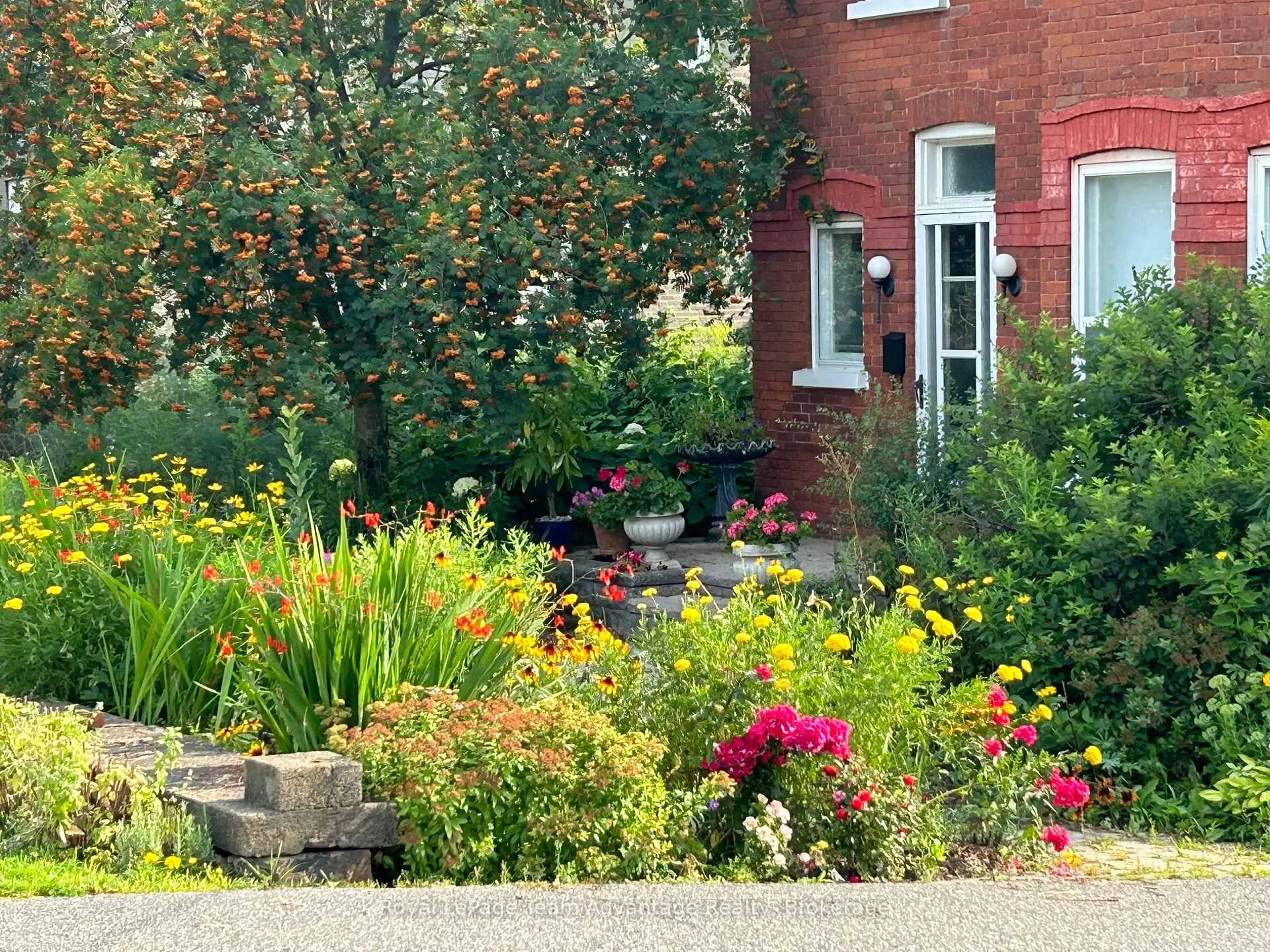 Photo 2 of 79 Gibson Street, Parry Sound — HOMEH