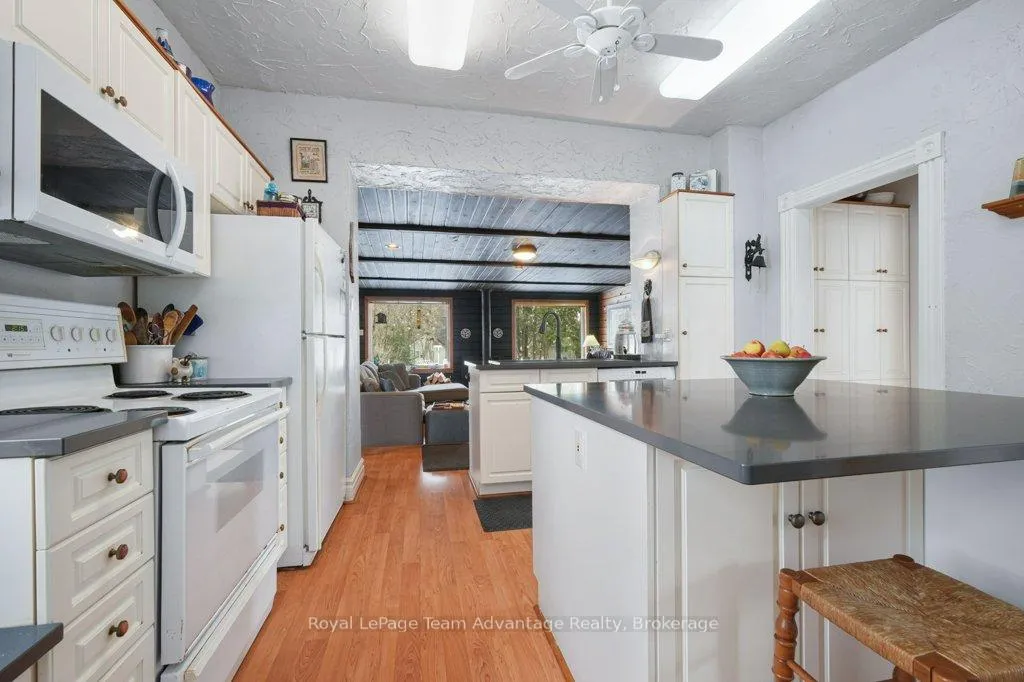 Photo 15 of 79 Gibson Street, Parry Sound — HOMEH