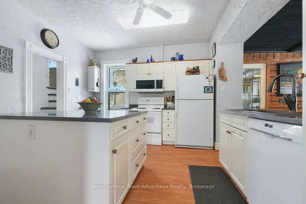 Photo 16 of 79 Gibson Street, Parry Sound — HOMEH