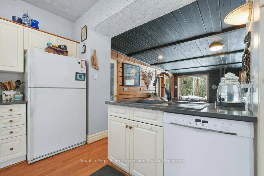 Photo 18 of 79 Gibson Street, Parry Sound — HOMEH