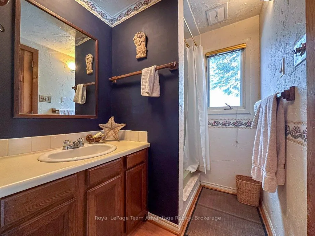 Photo 33 of 79 Gibson Street, Parry Sound — HOMEH