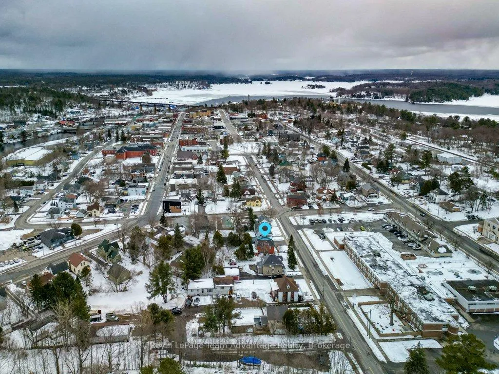Photo 35 of 79 Gibson Street, Parry Sound — HOMEH