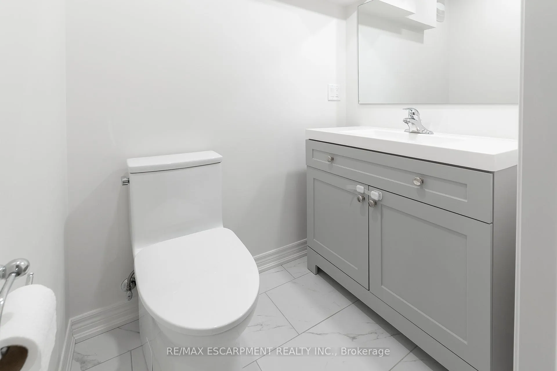 Photo 15 of Unit Lower, 22 Whithorn Crescent, Haldimand — HOMEH