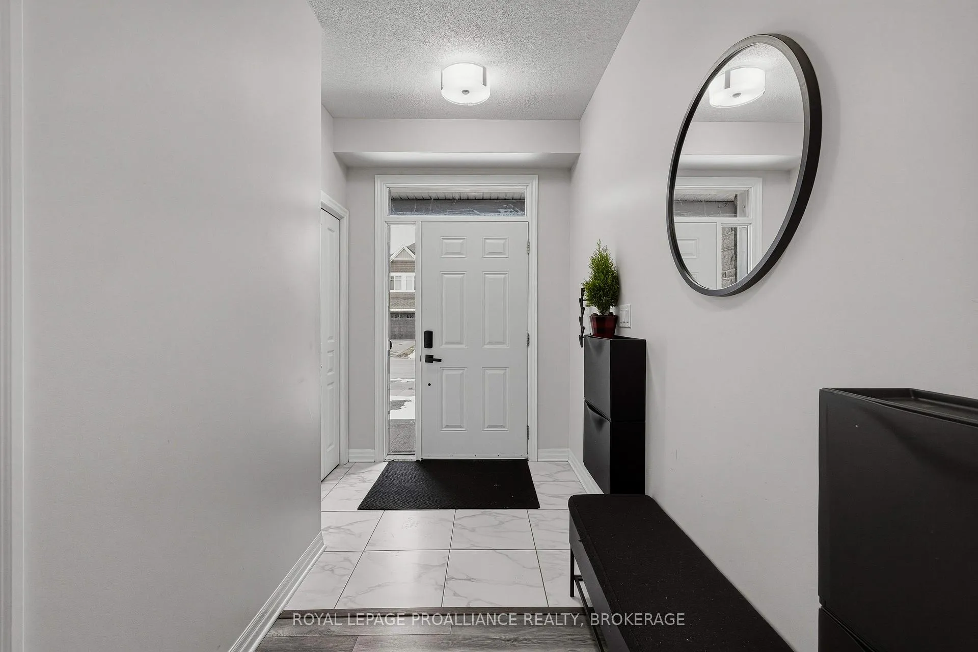 Photo 2 of 894 Riverview Way, Kingston, Kingston East (Incl Barret Crt) — HOMEH