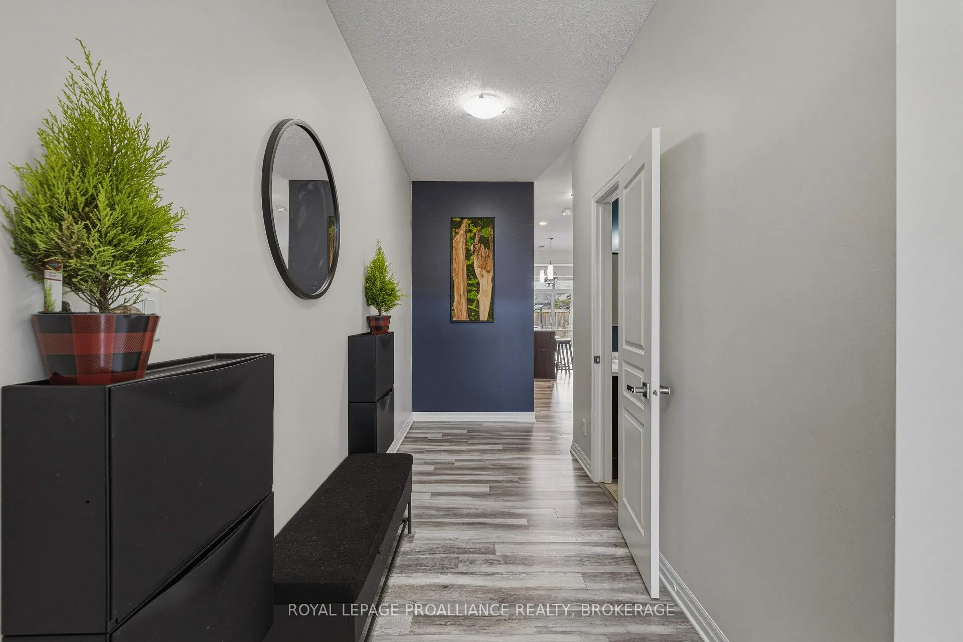 Photo 3 of 894 Riverview Way, Kingston, Kingston East (Incl Barret Crt) — HOMEH