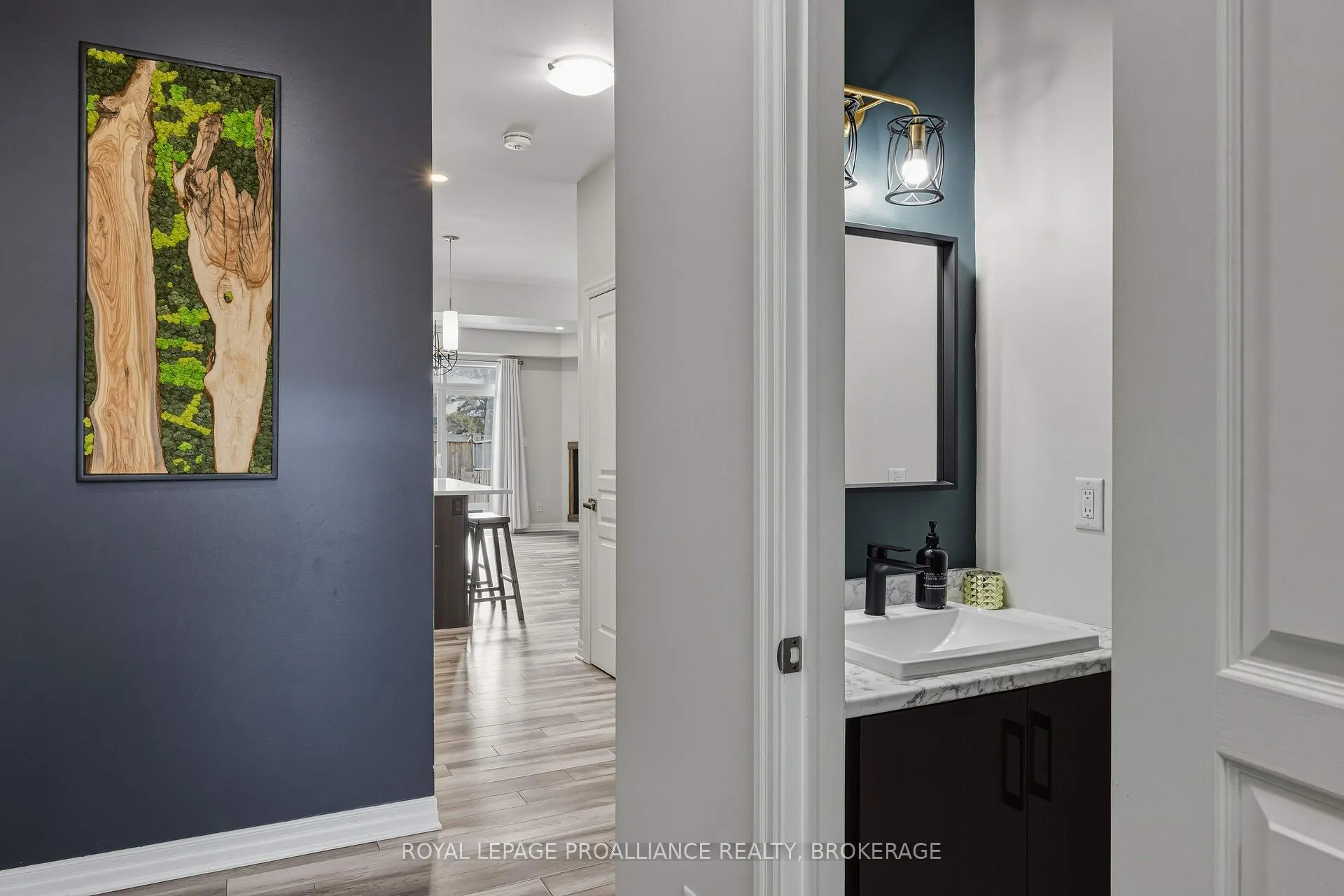 Photo 4 of 894 Riverview Way, Kingston, Kingston East (Incl Barret Crt) — HOMEH