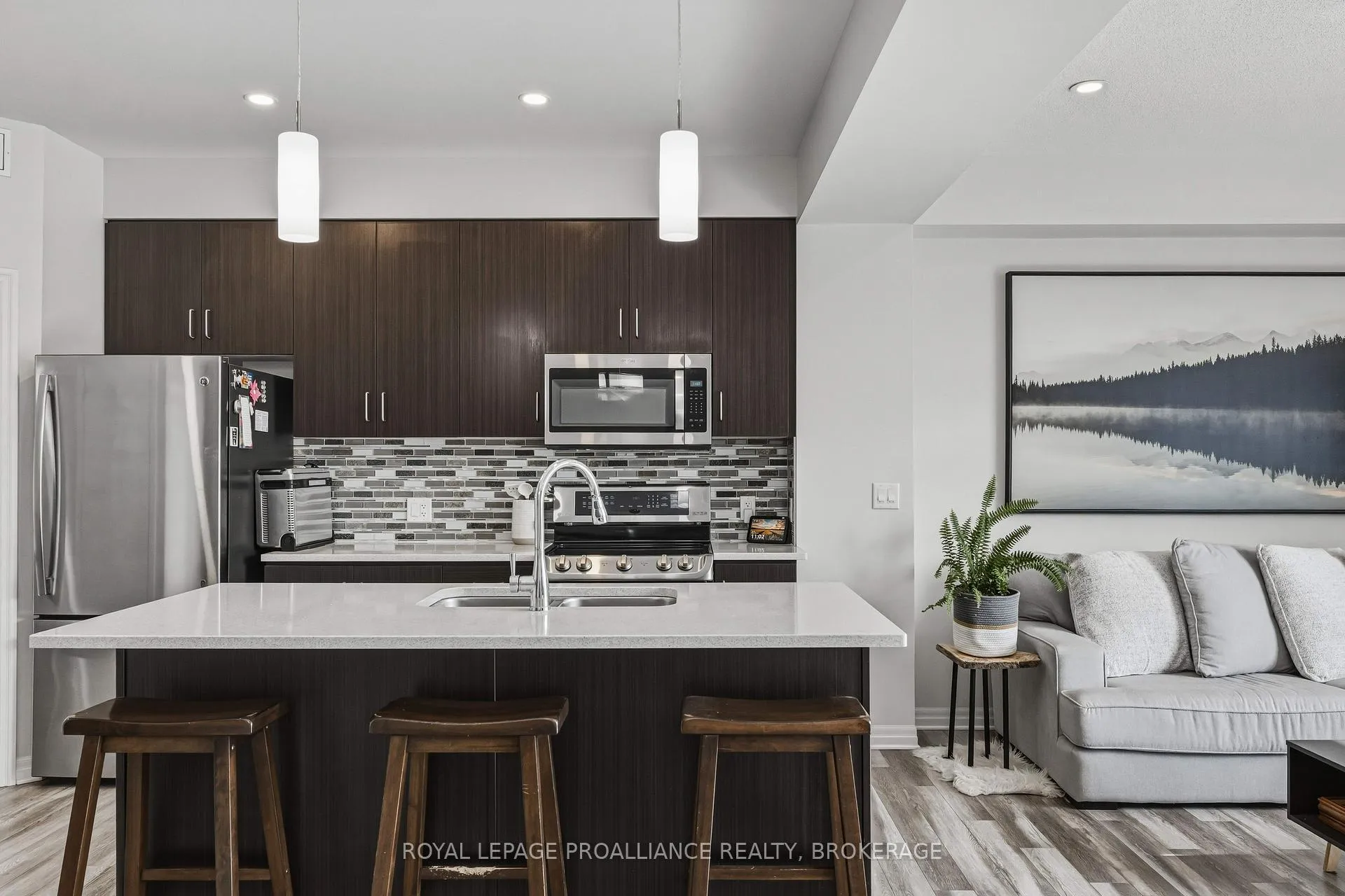 Photo 11 of 894 Riverview Way, Kingston, Kingston East (Incl Barret Crt) — HOMEH