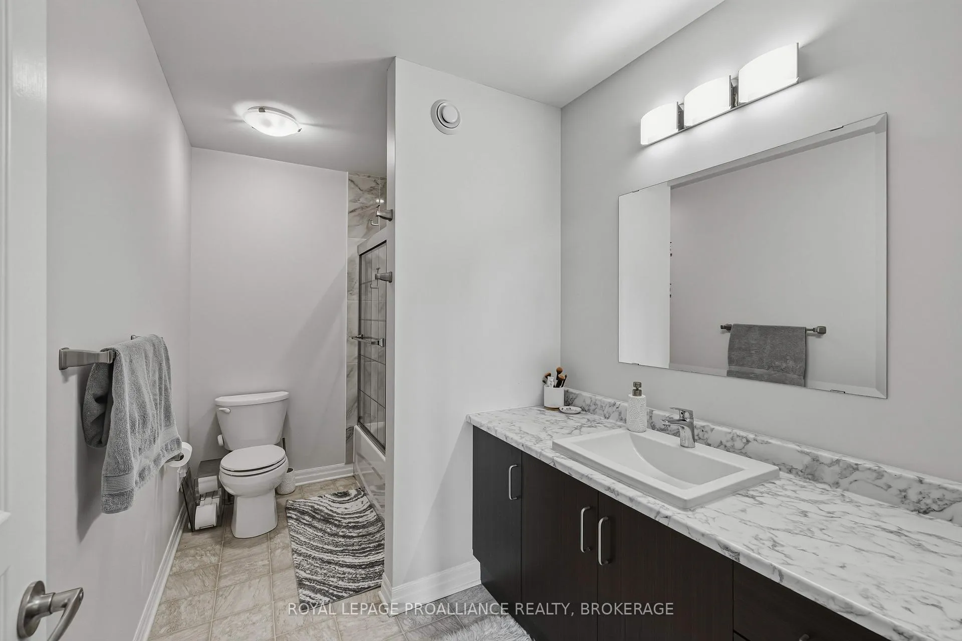 Photo 30 of 894 Riverview Way, Kingston, Kingston East (Incl Barret Crt) — HOMEH