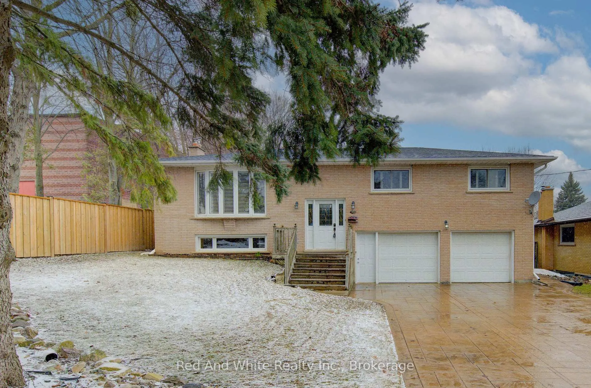 Photo 2 of 64 Wilkins Drive, Kitchener — HOMEH
