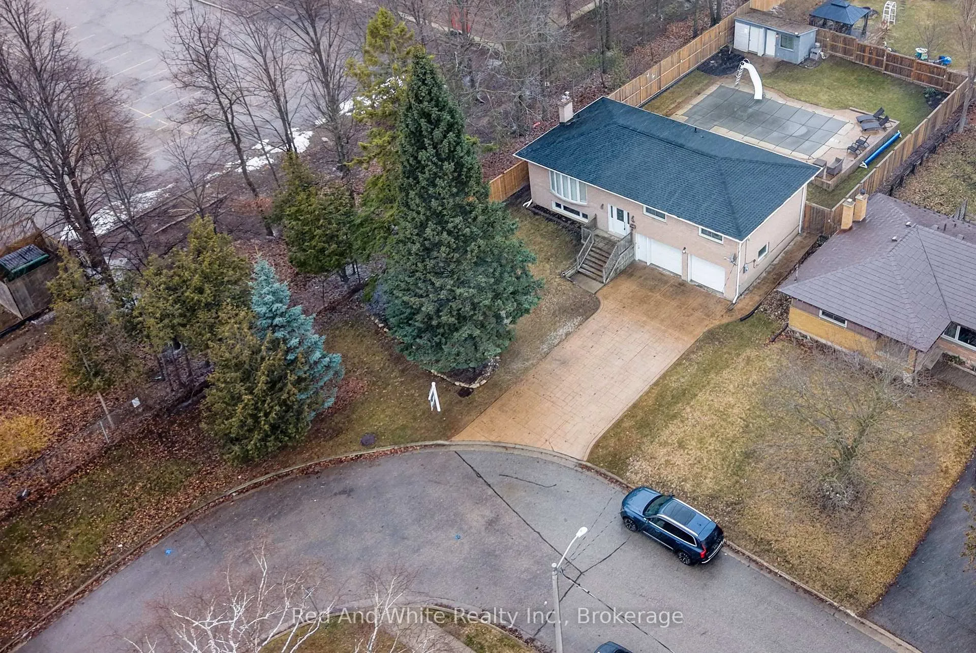 Photo 4 of 64 Wilkins Drive, Kitchener — HOMEH