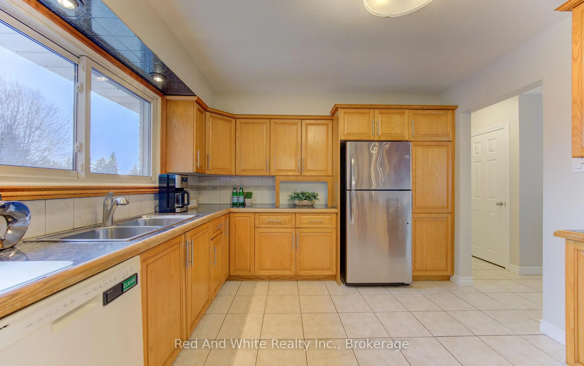 Photo 19 of 64 Wilkins Drive, Kitchener — HOMEH