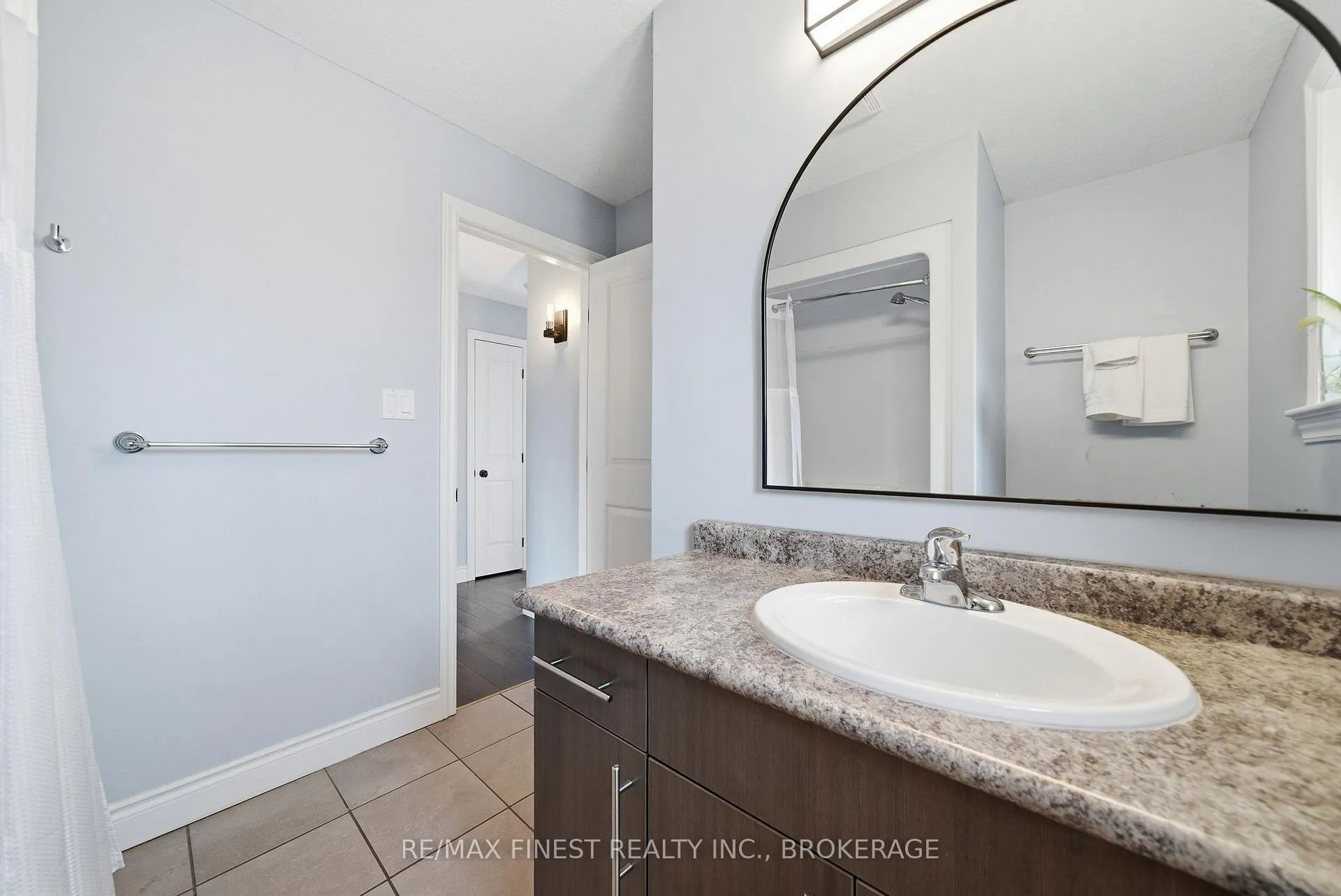Photo 23 of 19 Freedom Crescent, Quinte West, Sidney Ward — HOMEH