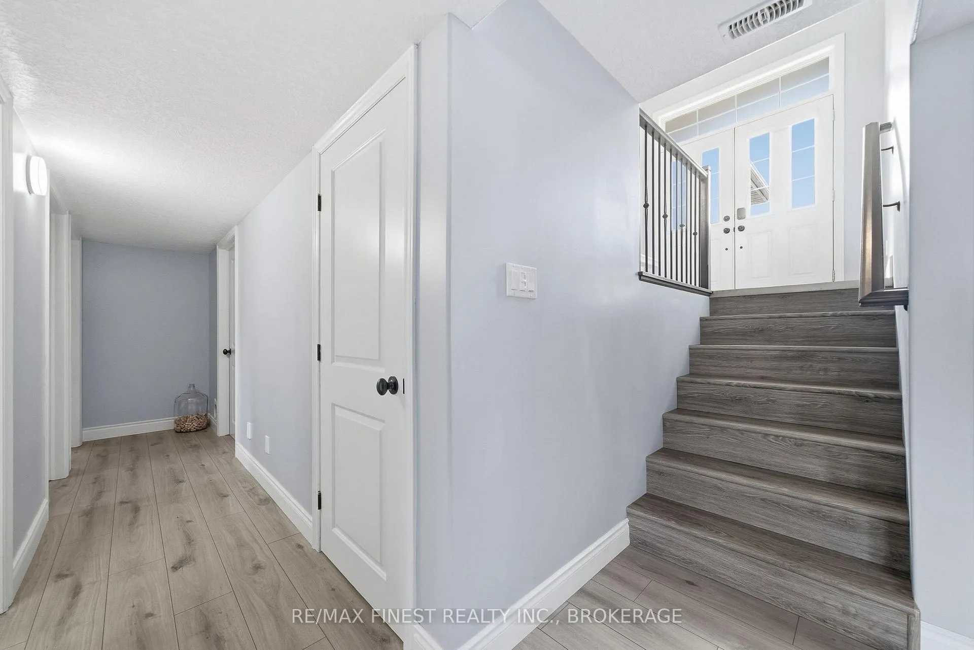 Photo 24 of 19 Freedom Crescent, Quinte West, Sidney Ward — HOMEH