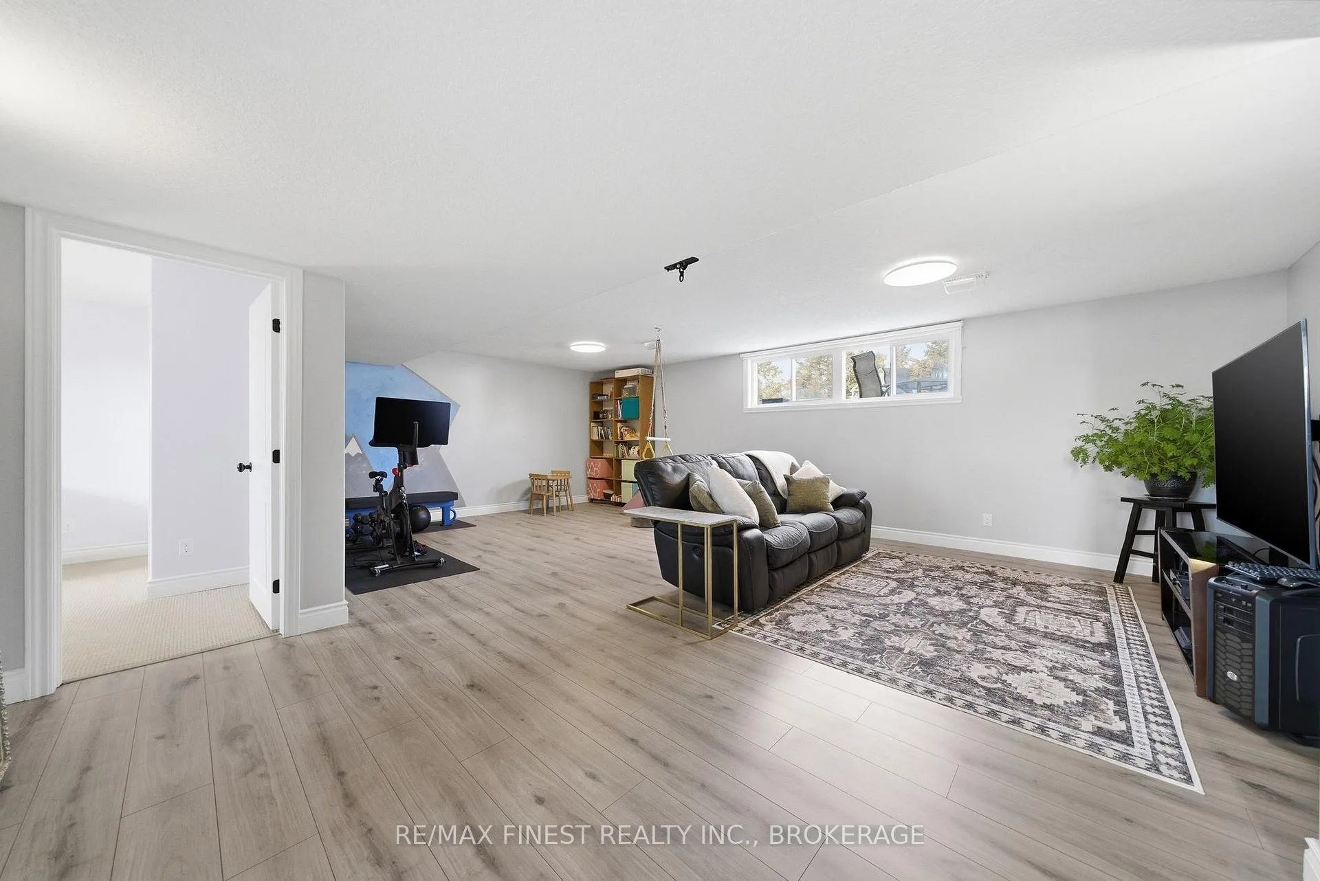 Photo 25 of 19 Freedom Crescent, Quinte West, Sidney Ward — HOMEH