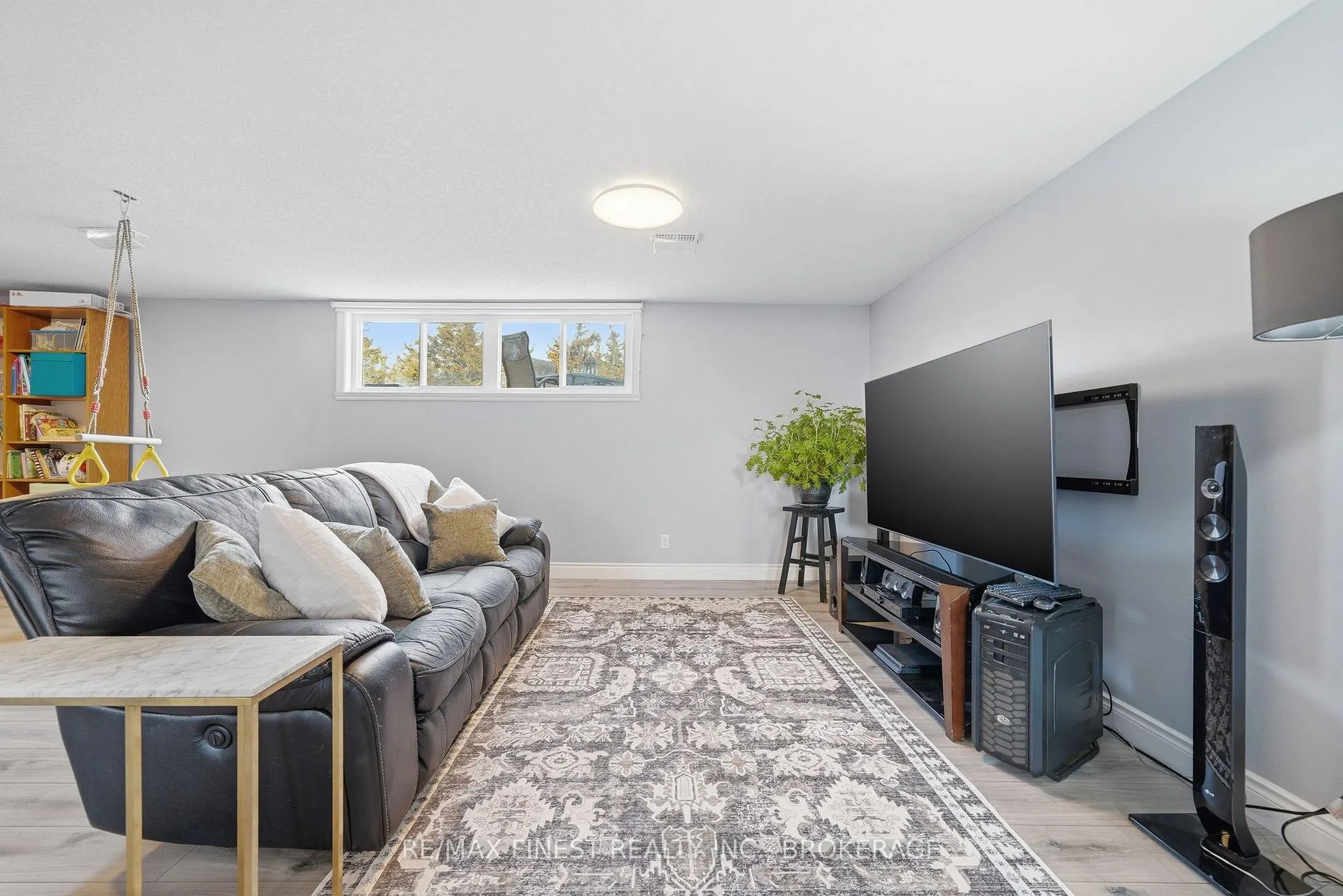 Photo 26 of 19 Freedom Crescent, Quinte West, Sidney Ward — HOMEH
