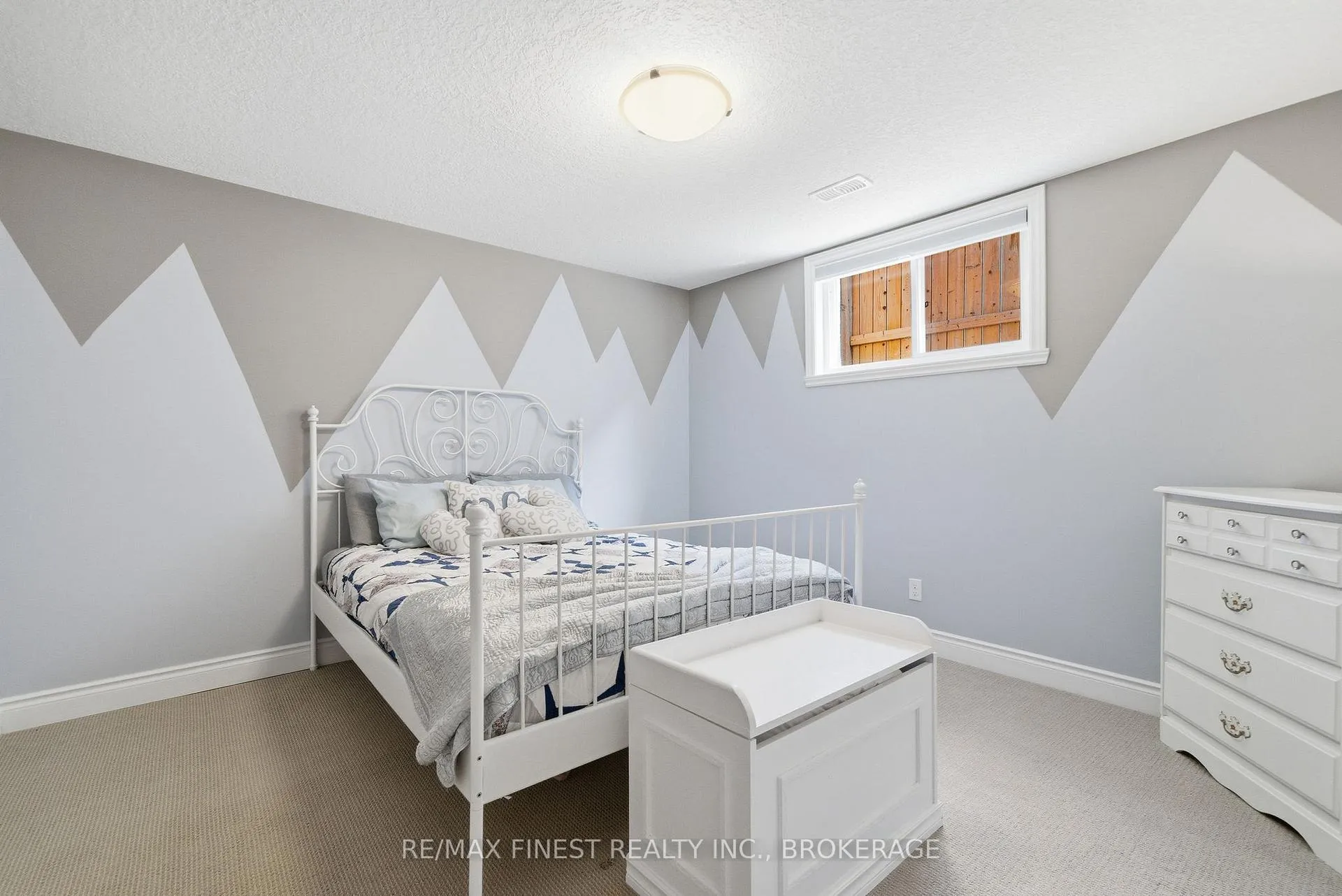 Photo 35 of 19 Freedom Crescent, Quinte West, Sidney Ward — HOMEH