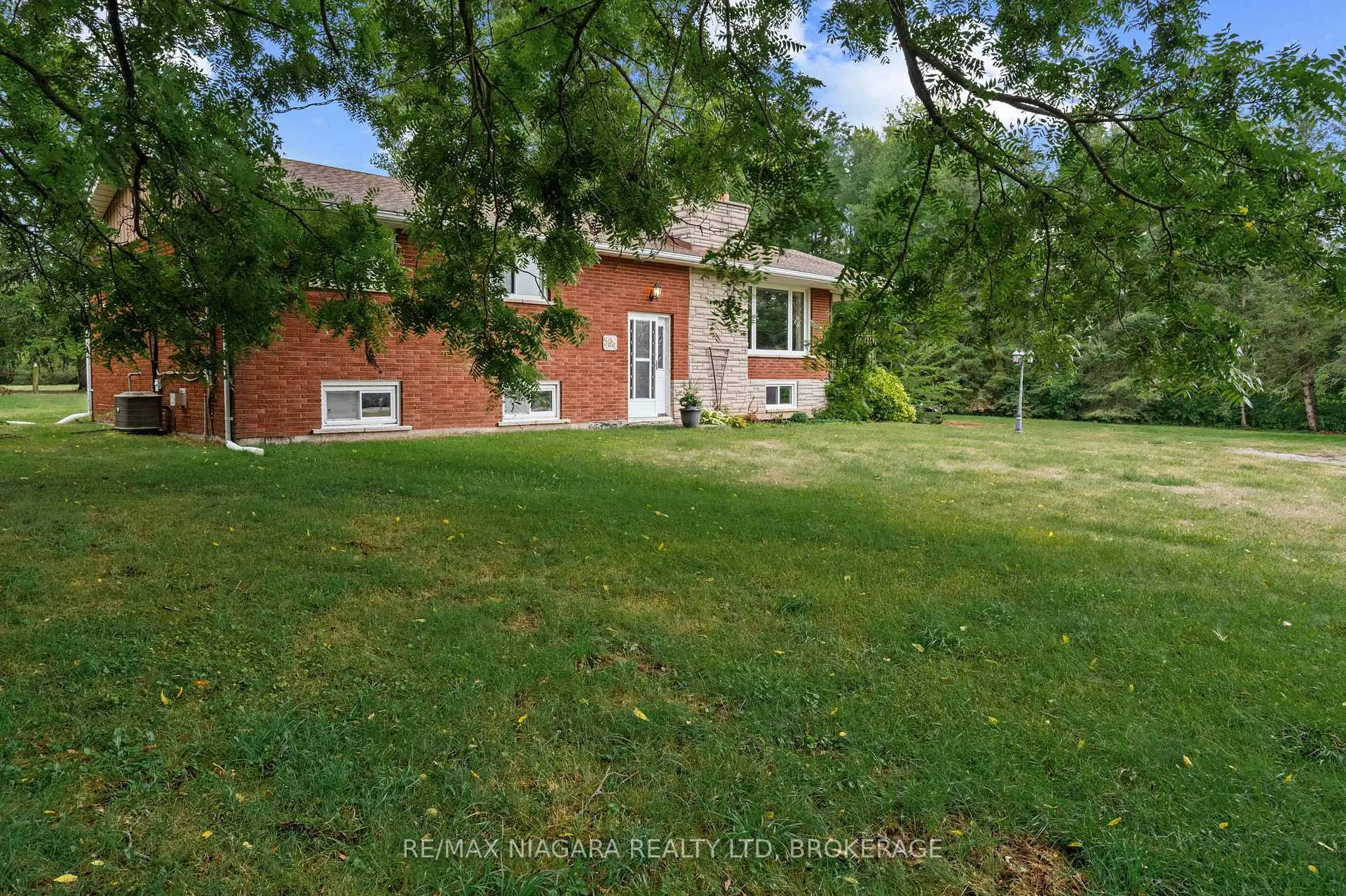 Photo 3 of 594 Doans Ridge Road, Welland, Cooks Mills — HOMEH