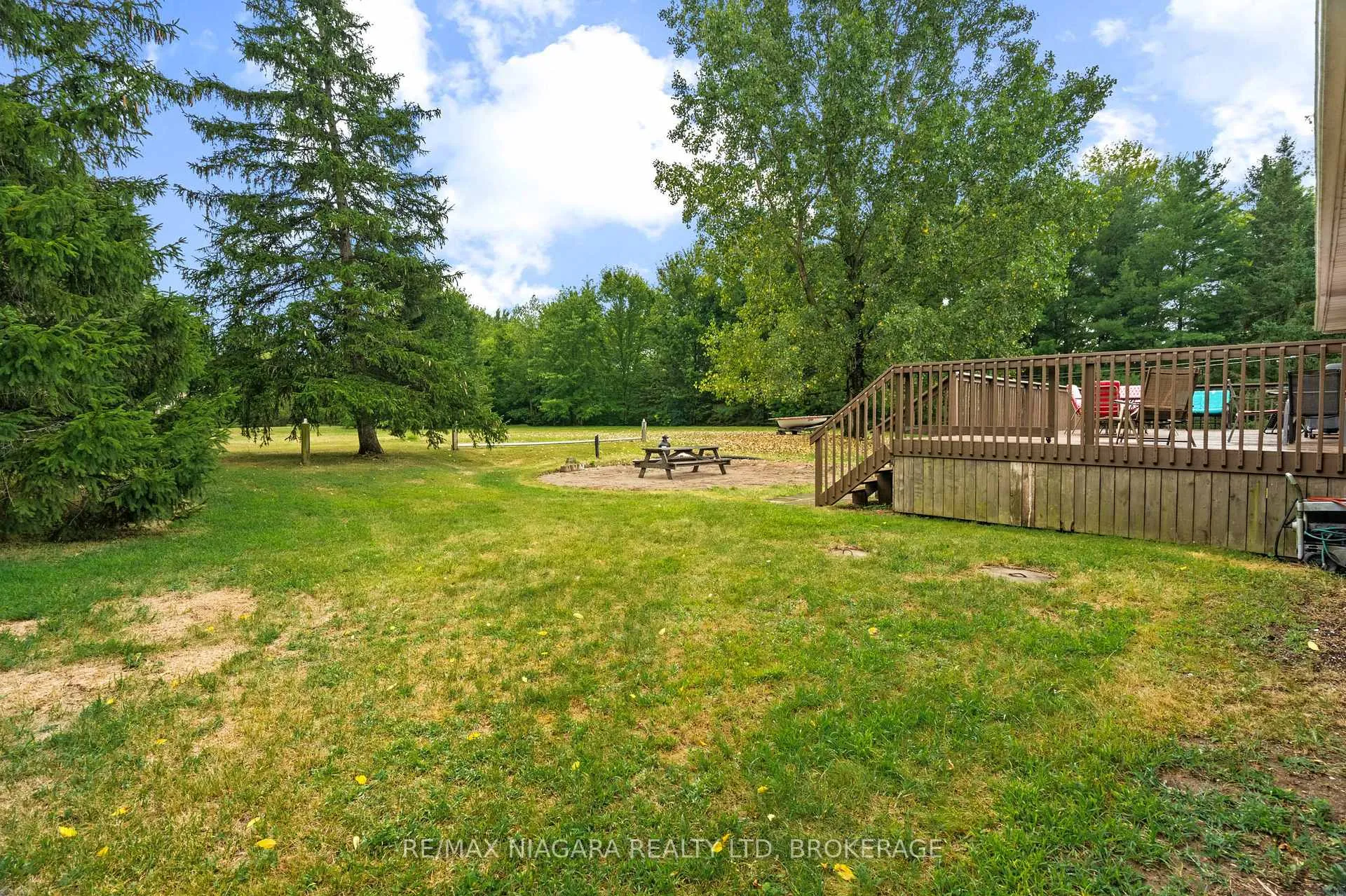 Photo 5 of 594 Doans Ridge Road, Welland, Cooks Mills — HOMEH