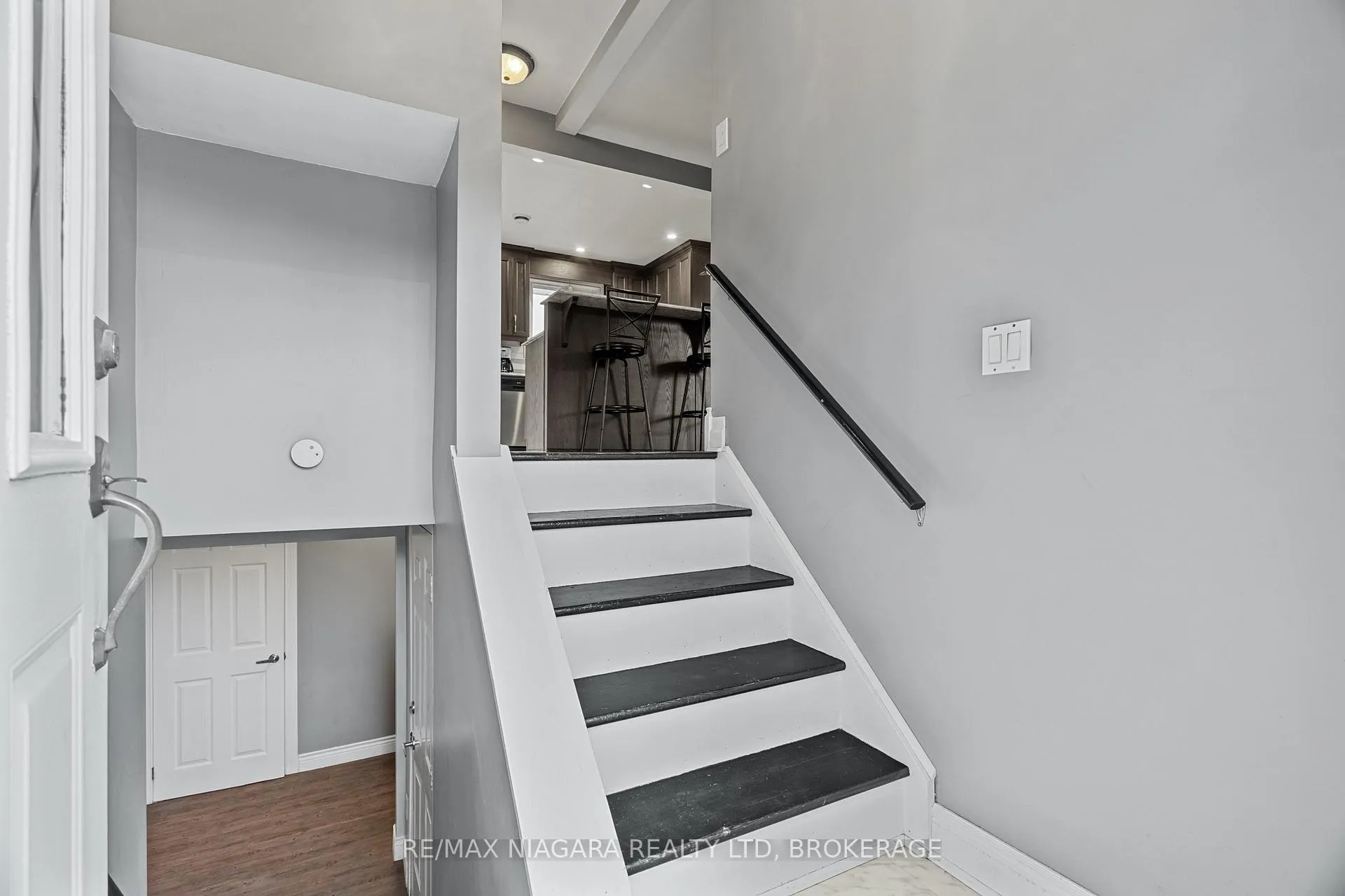 Photo 8 of 594 Doans Ridge Road, Welland, Cooks Mills — HOMEH