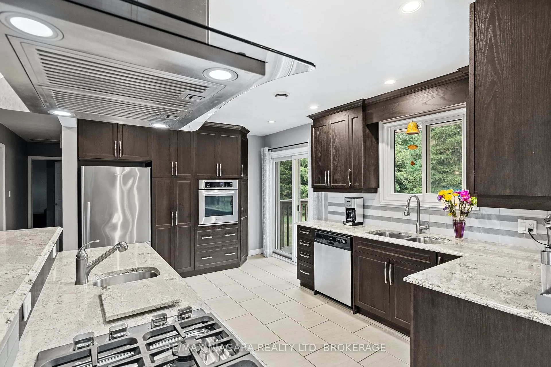 Photo 12 of 594 Doans Ridge Road, Welland, Cooks Mills — HOMEH