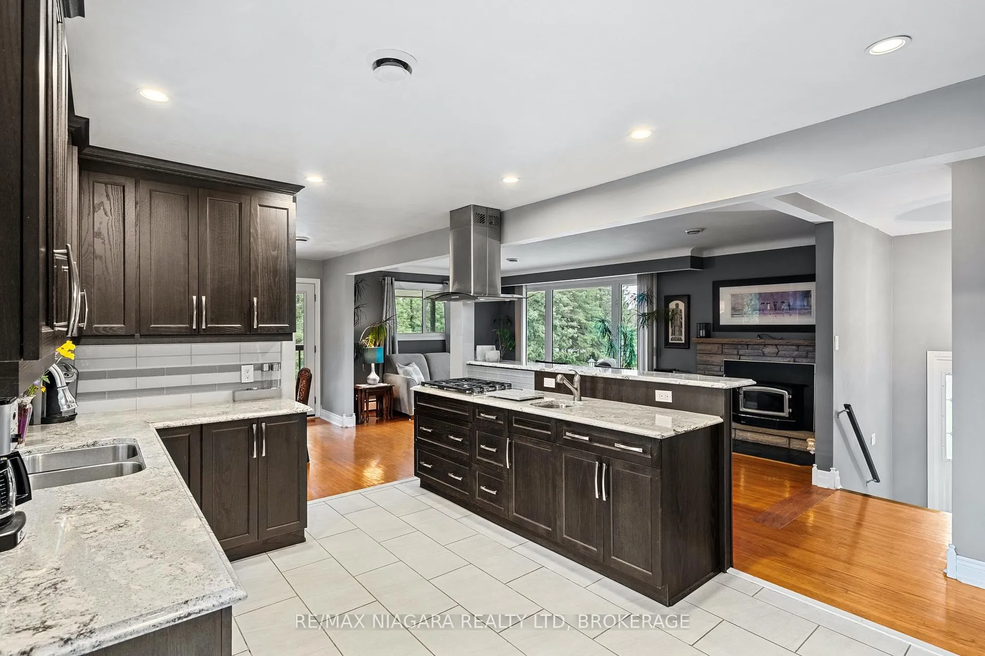 Photo 13 of 594 Doans Ridge Road, Welland, Cooks Mills — HOMEH