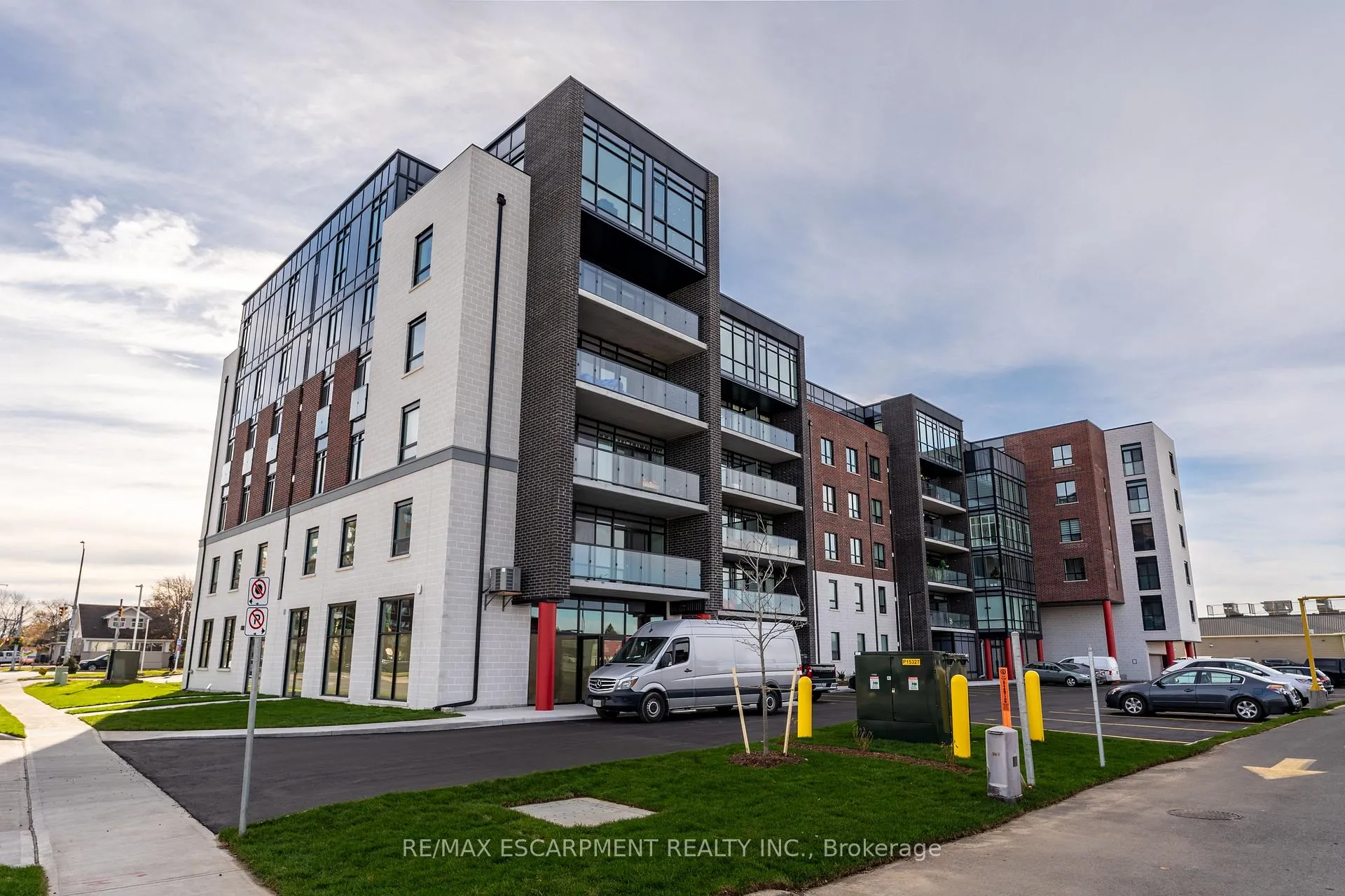 Photo 1 of Unit 504, 5 Hamilton Street, Hamilton, Waterdown — HOMEH