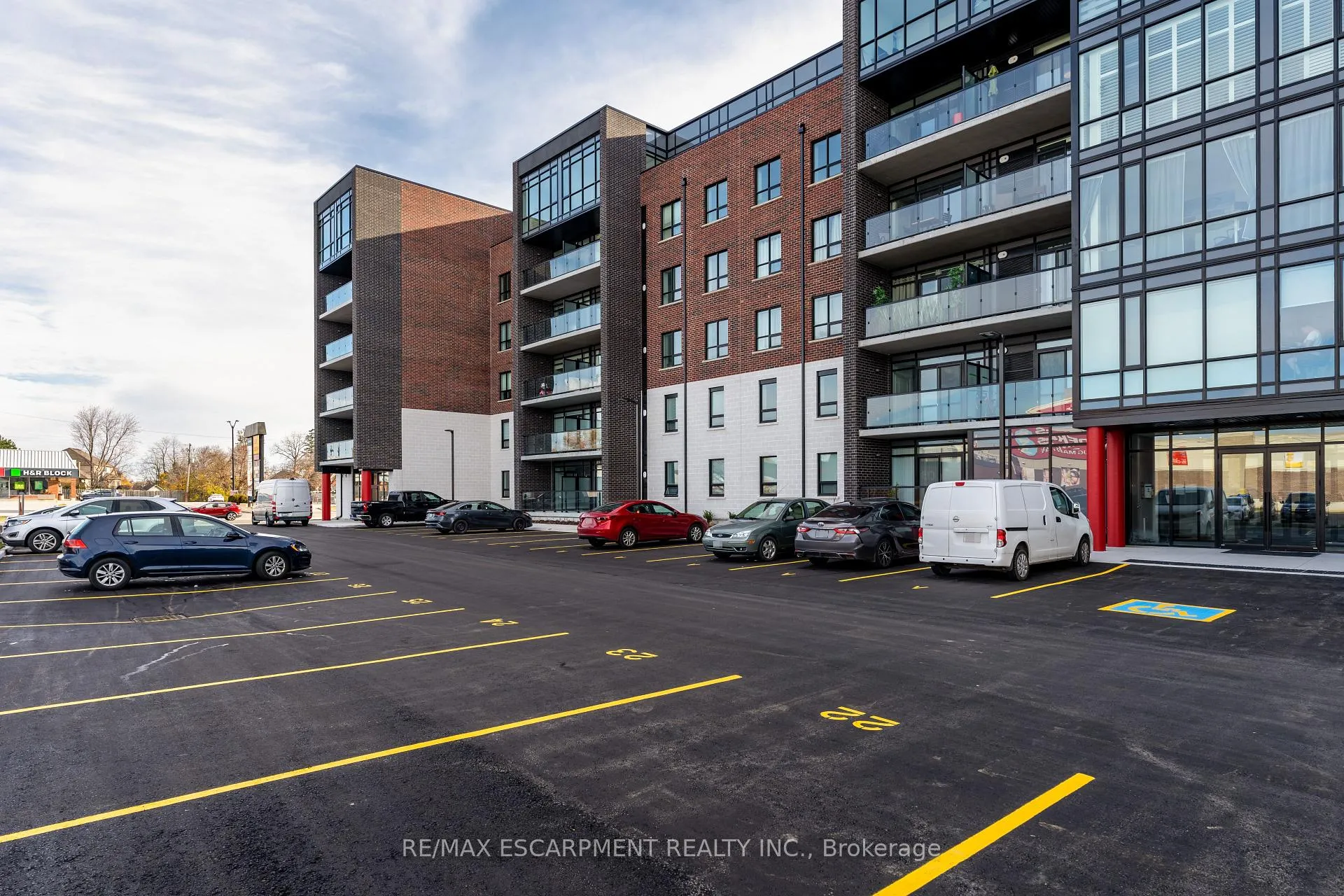 Photo 2 of Unit 504, 5 Hamilton Street, Hamilton, Waterdown — HOMEH