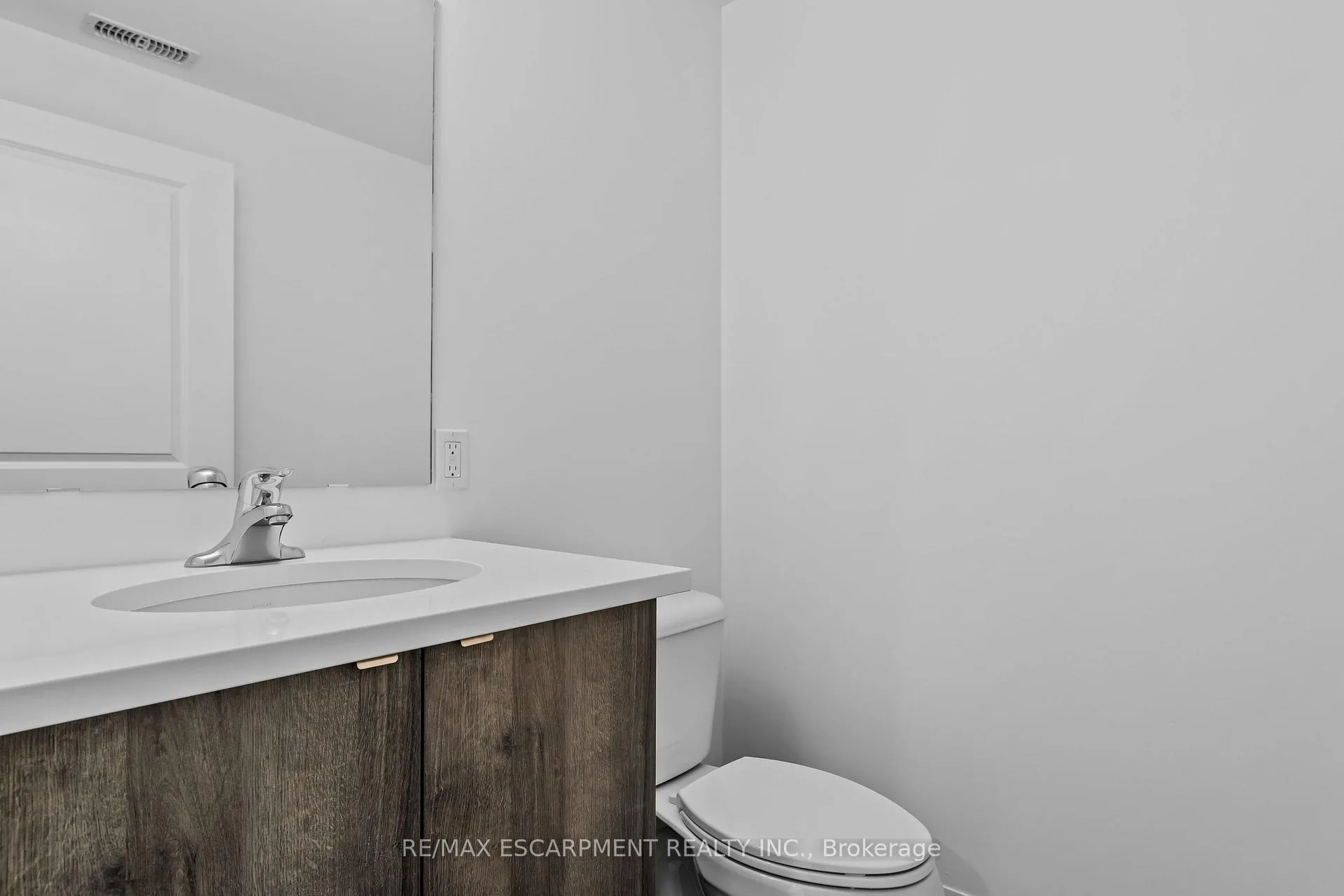 Photo 6 of Unit 504, 5 Hamilton Street, Hamilton, Waterdown — HOMEH