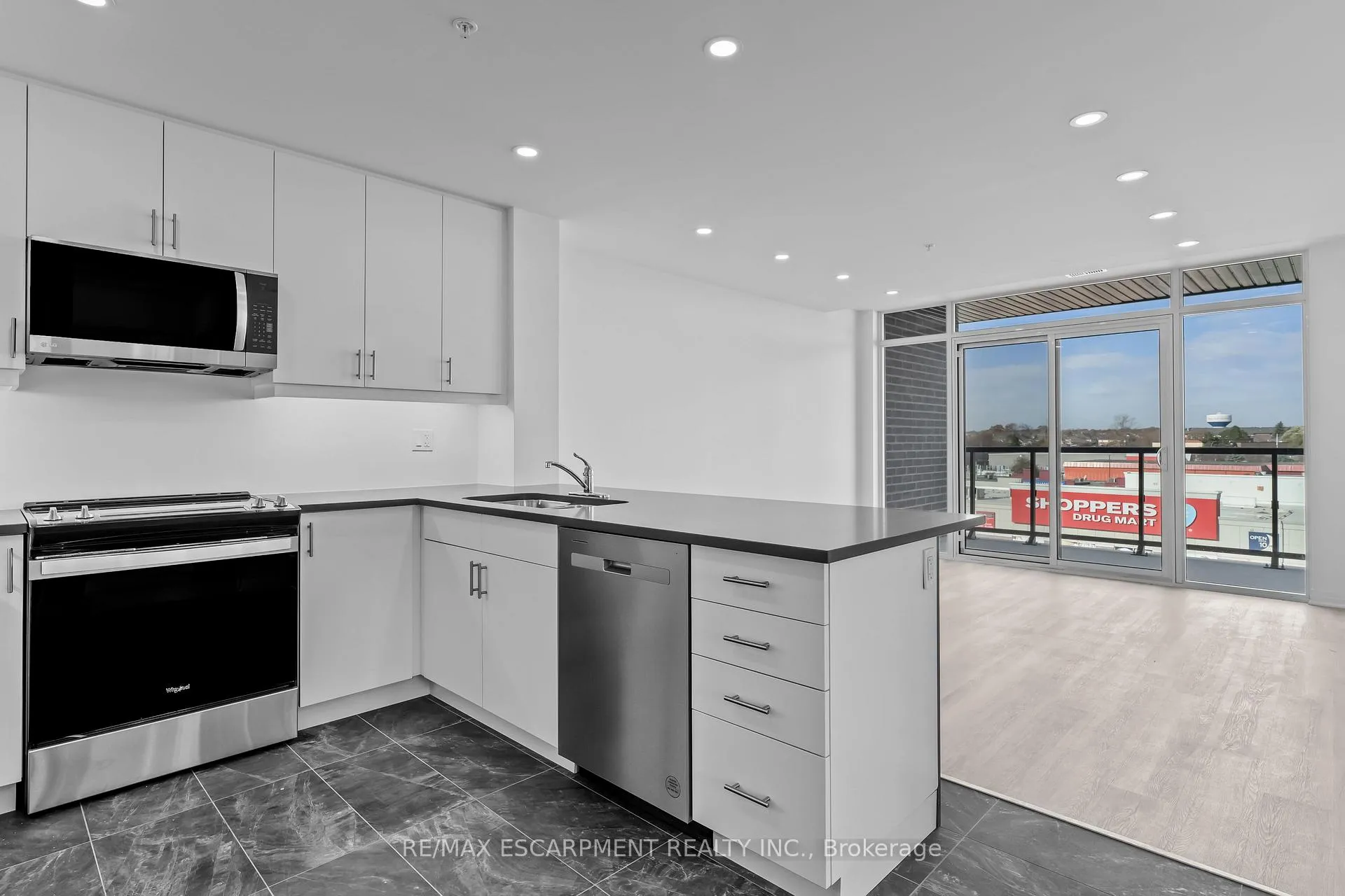 Photo 8 of Unit 504, 5 Hamilton Street, Hamilton, Waterdown — HOMEH
