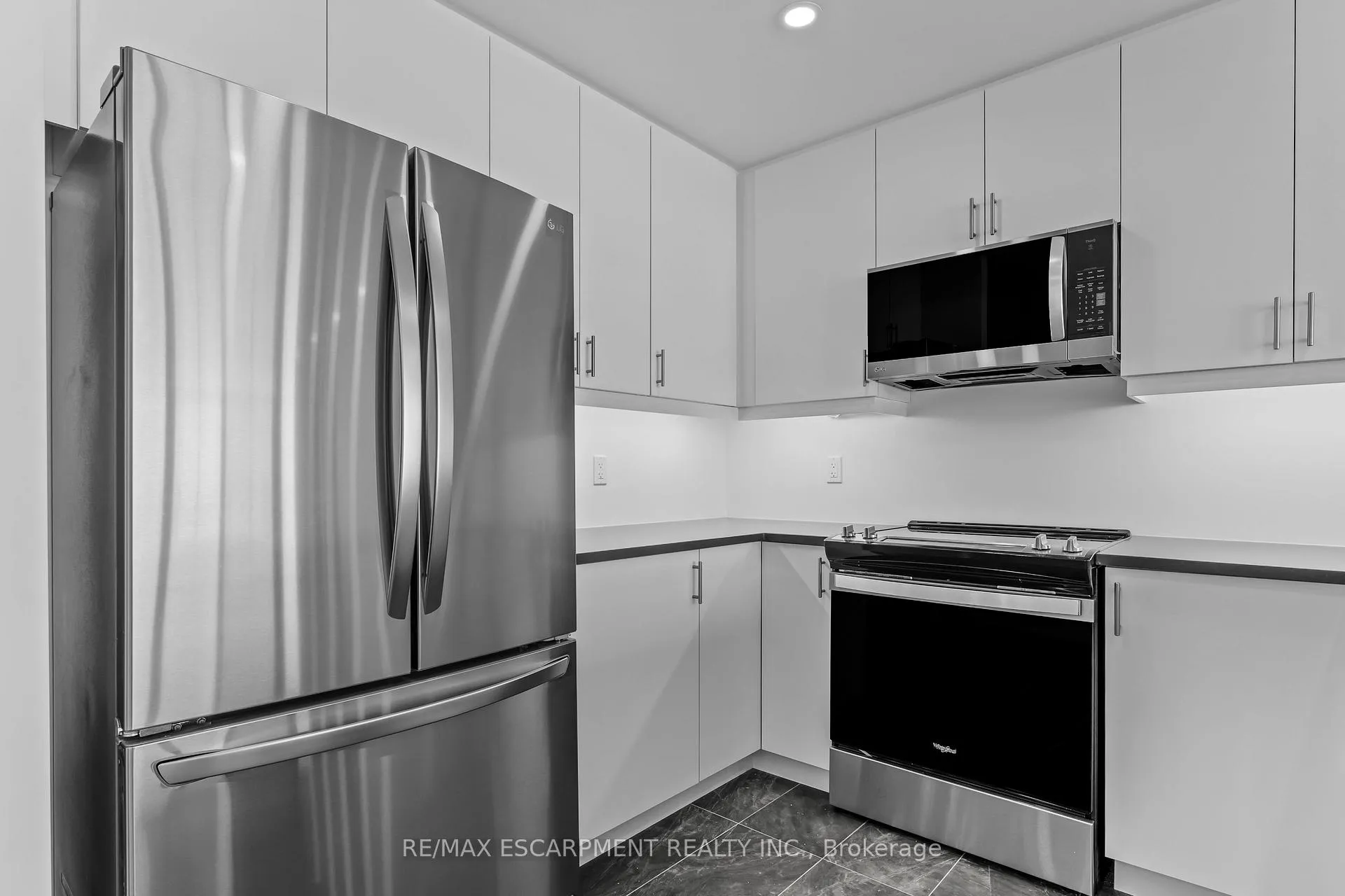 Photo 10 of Unit 504, 5 Hamilton Street, Hamilton, Waterdown — HOMEH