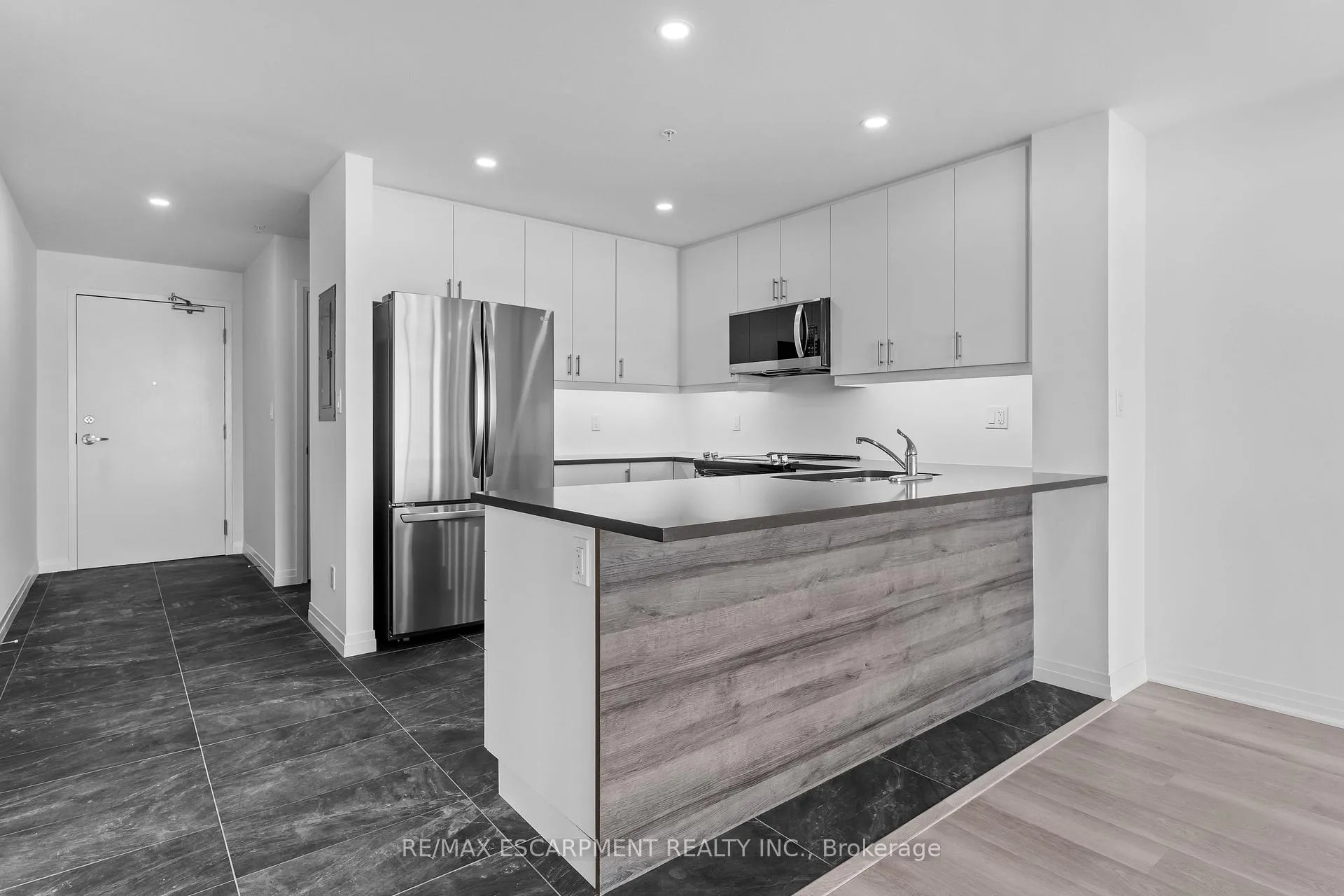 Photo 11 of Unit 504, 5 Hamilton Street, Hamilton, Waterdown — HOMEH